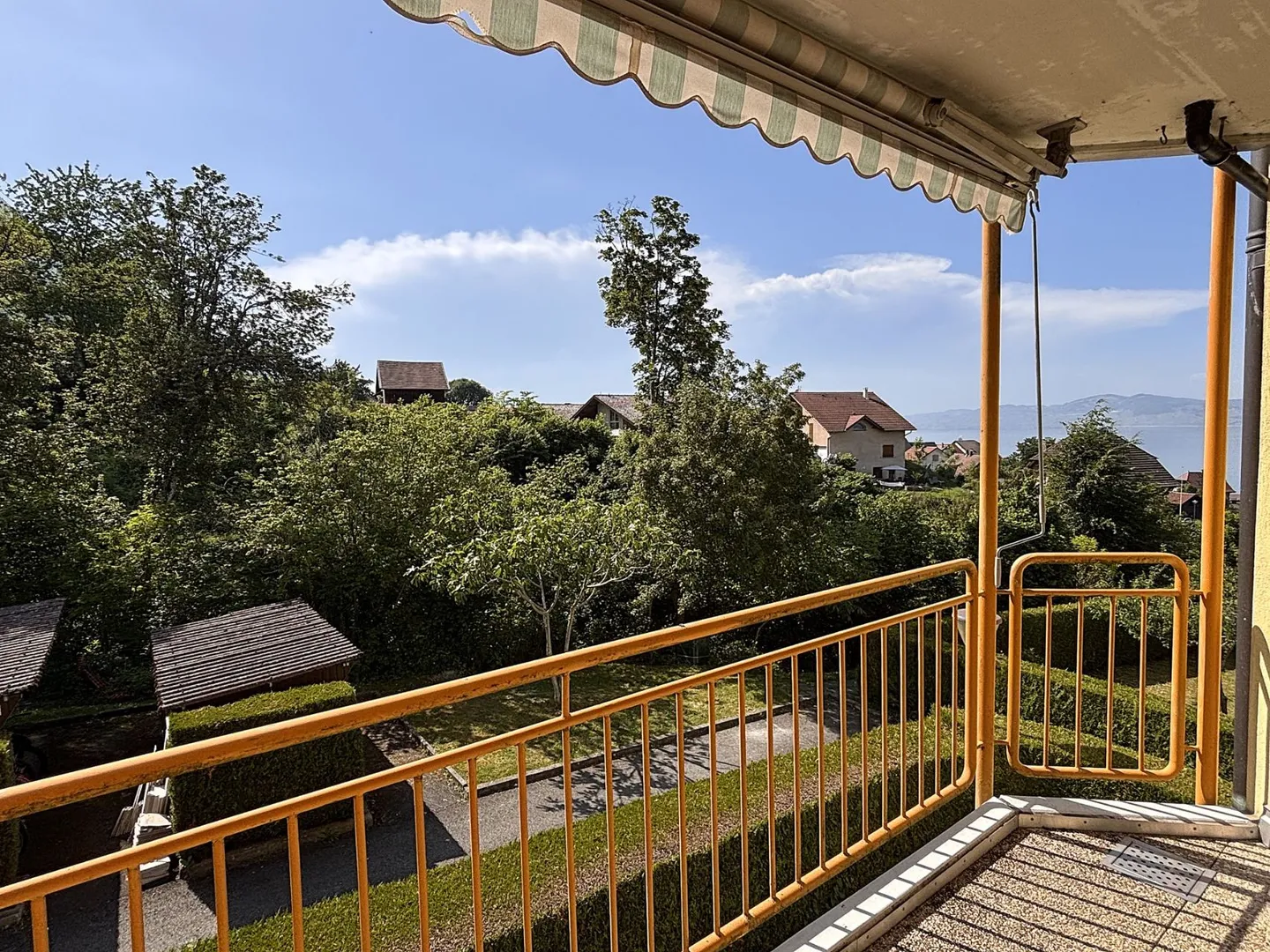 Spacious 4.5-room apartment with a view of Lake Geneva - Photo 9 of 10