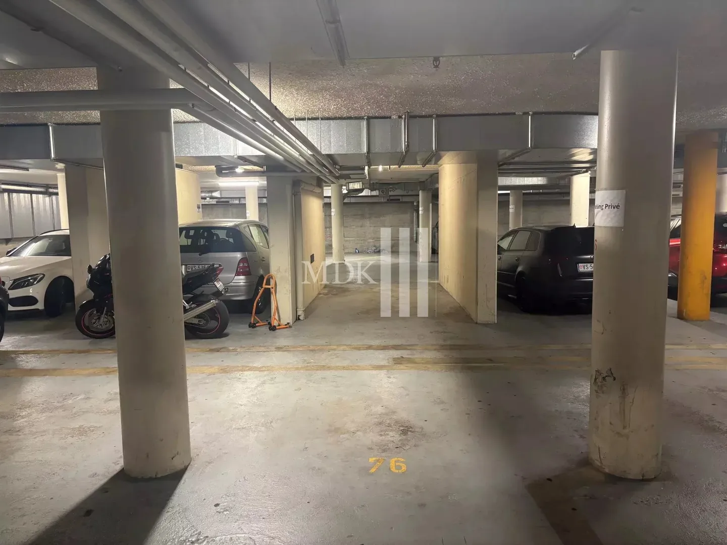 Indoor parking space in the city center - Photo 2 of 2