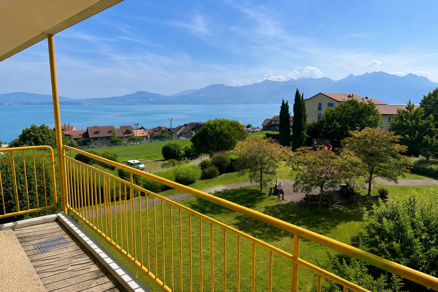 Spacious 4.5-room apartment with a view of Lake Geneva - Photo 10 of 10