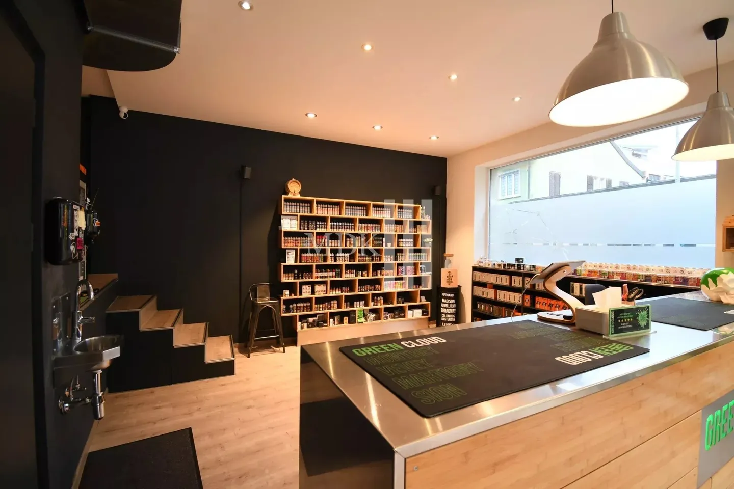 Espace Commercial Spacieux - Photo 2 sur 6