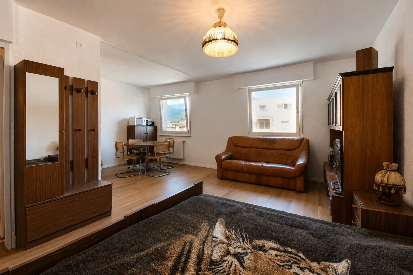 Idéal investisseur : Beau studio rénové déjà loué - Photo 1 of 8