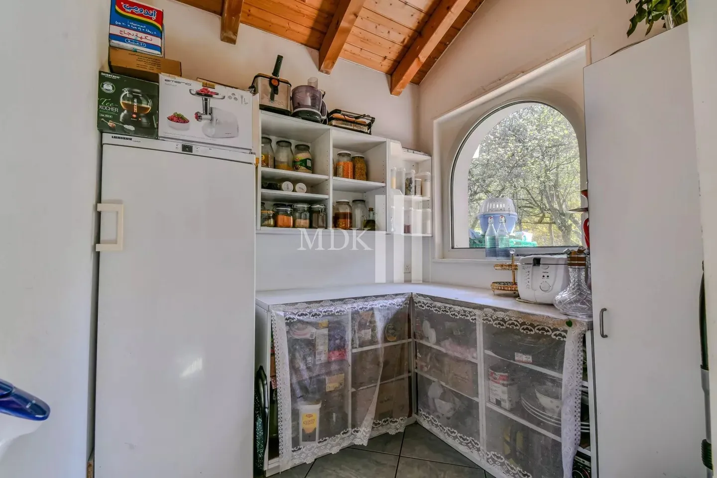 Bellissimo chalet in una zona tranquilla a Choëx - Foto 10 di 13