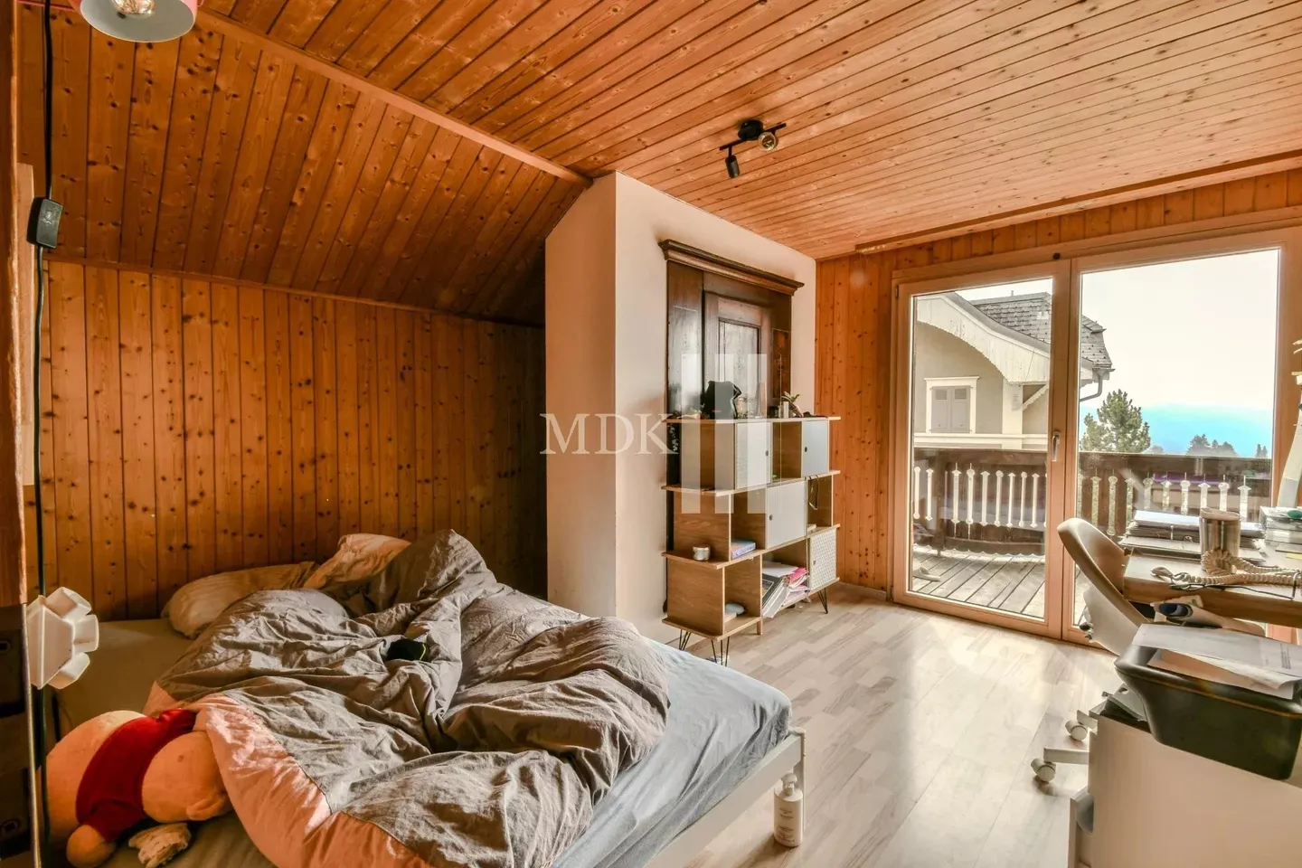Magnificent chalet including an apartment and a commercial space in Leysin - Photo 7 of 13