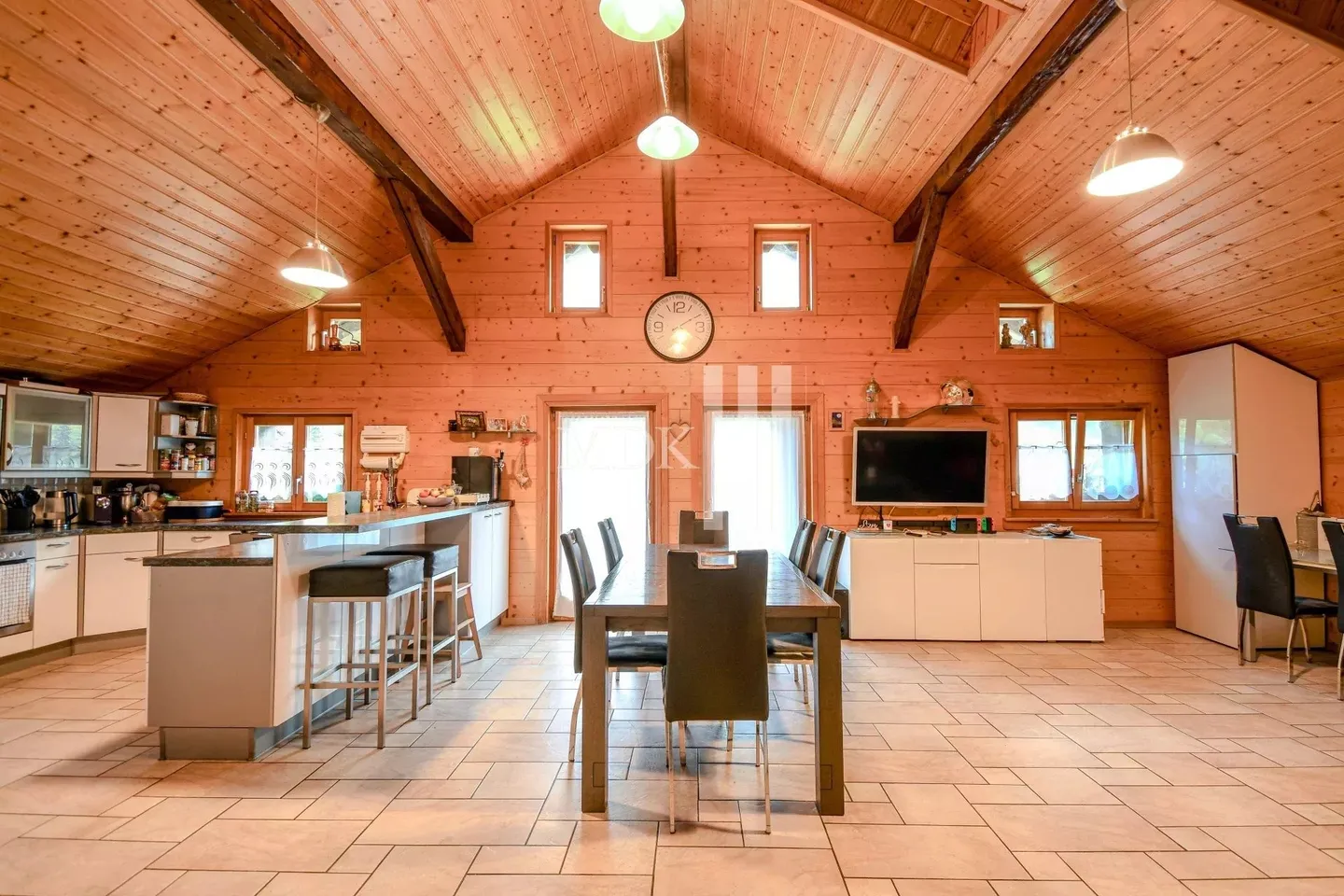 Authentic chalet with two apartments - Photo 2 of 13