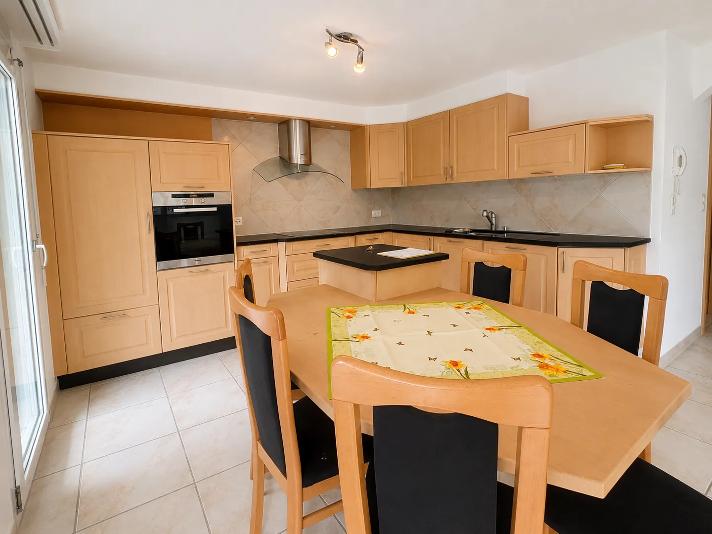 Appartamento confortevole di 4,5 stanze - Foto 3 di 9