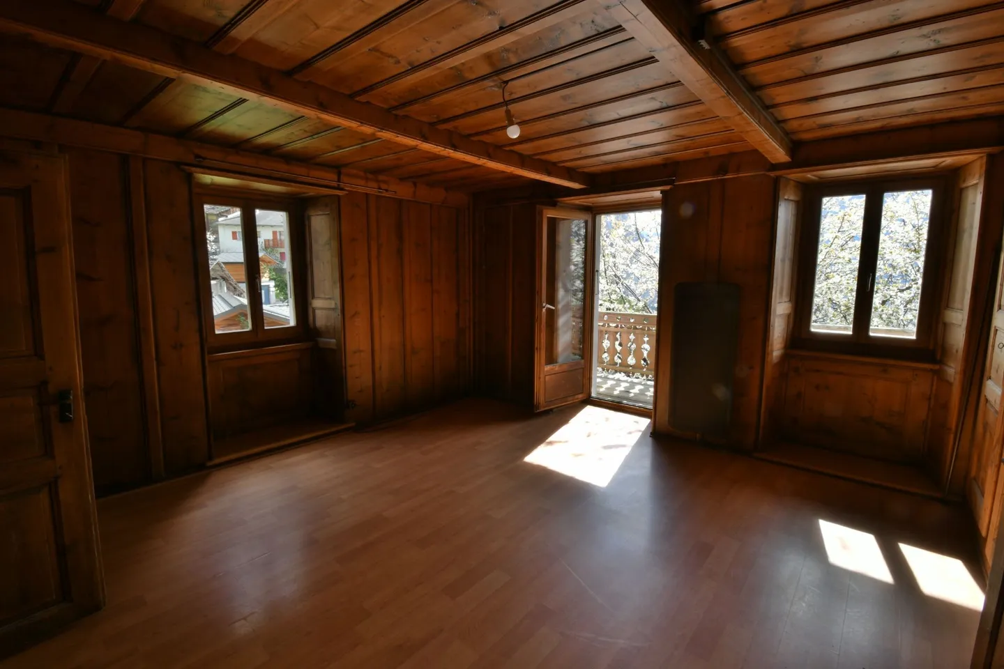 Charmant appartement 2.5 pièces - Photo 2 sur 7