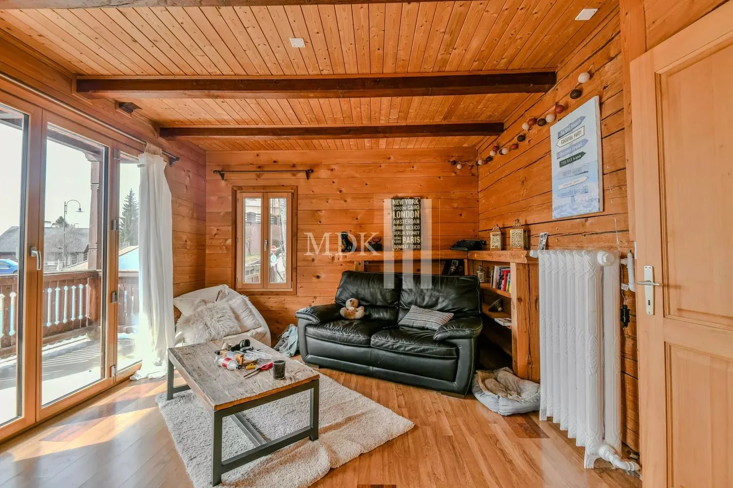 Magnificent chalet including an apartment and a commercial space in Leysin - Photo 4 of 13