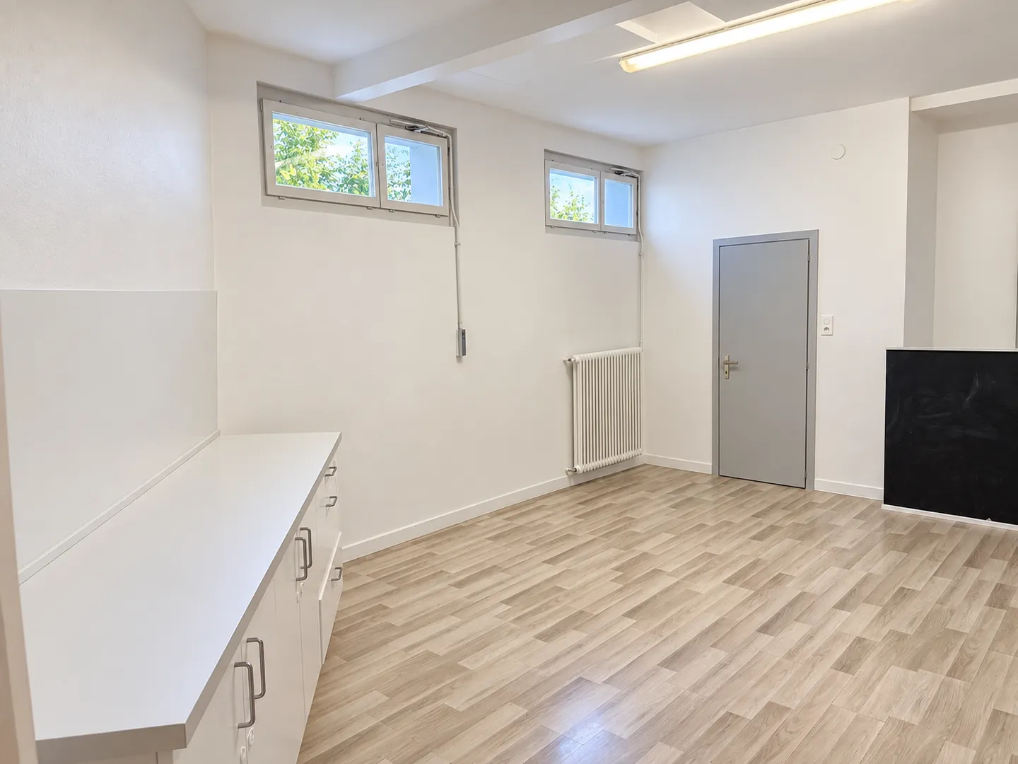 Spacious commercial space for rent in Monthey - Photo 7 of 7
