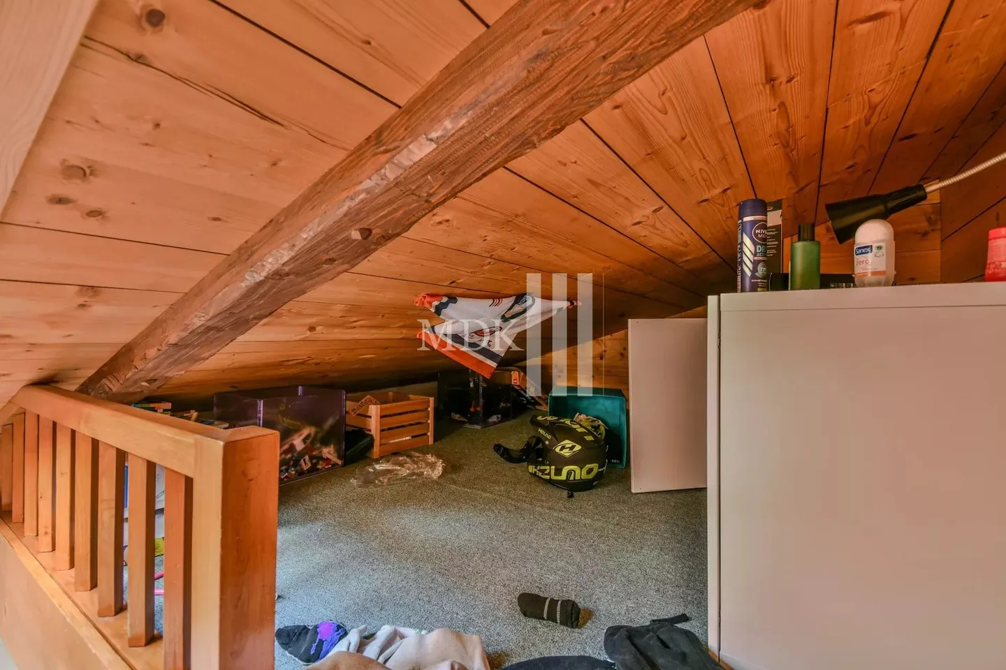 Magnificent chalet including an apartment and a commercial space in Leysin - Photo 8 of 13