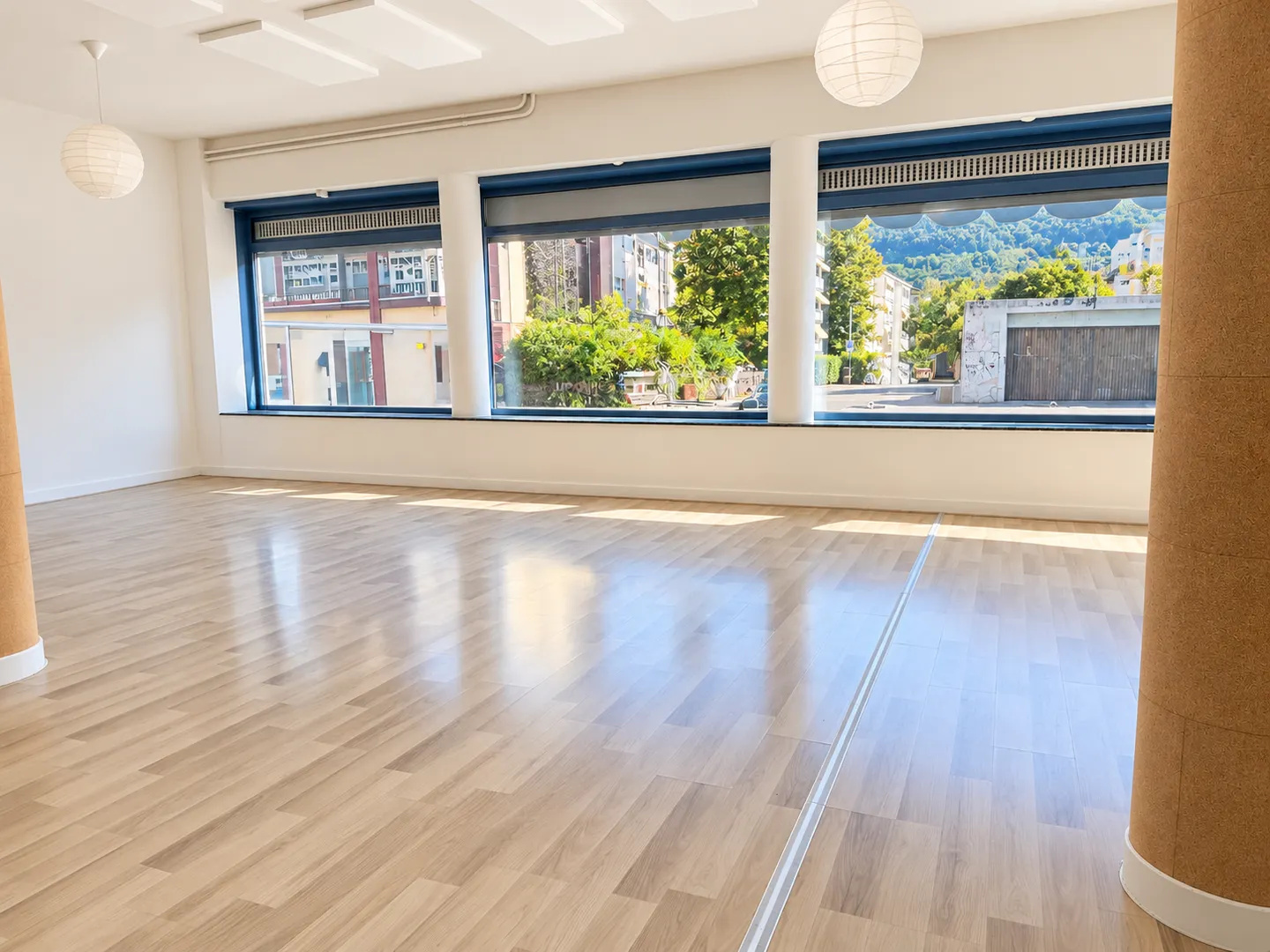 Spacious commercial space for rent in Monthey - Photo 2 of 7