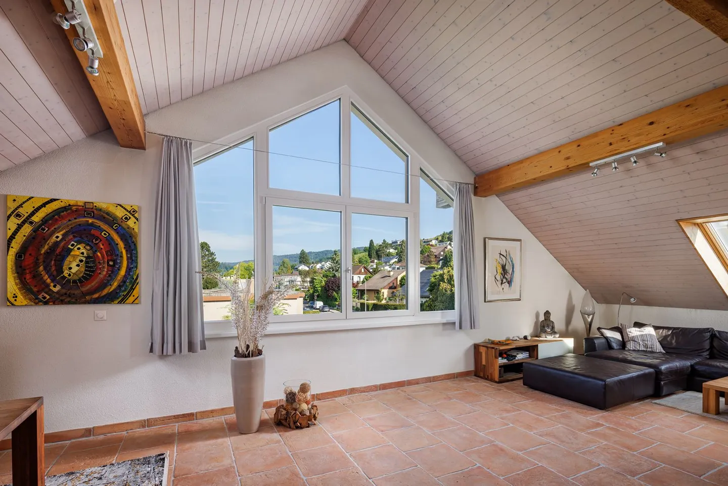 Spacious 5.5 Room Penthouse in Prime Location - Photo 1 of 12
