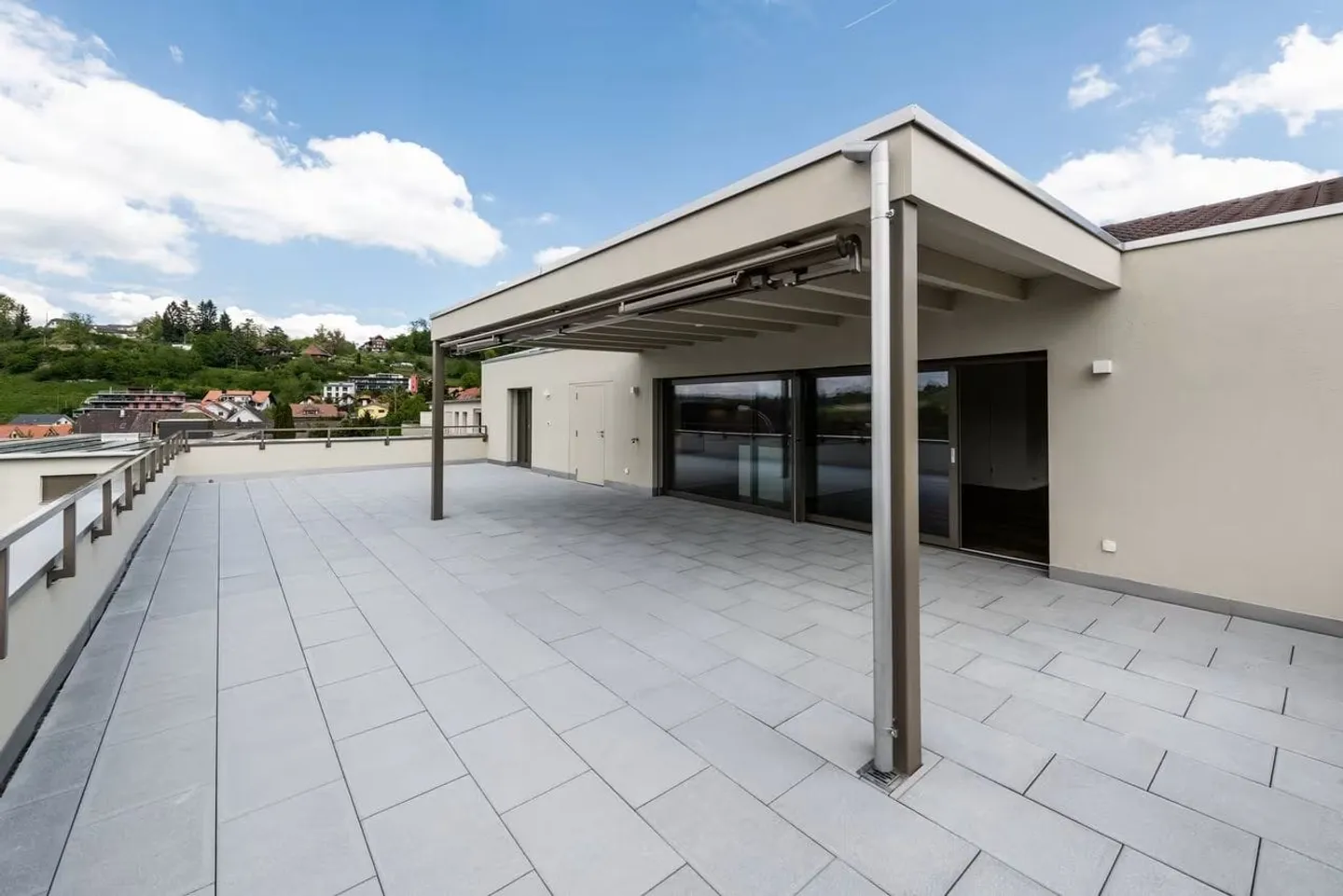 Appartement Attique Stylé avec Terrasse - Photo 9 sur 10