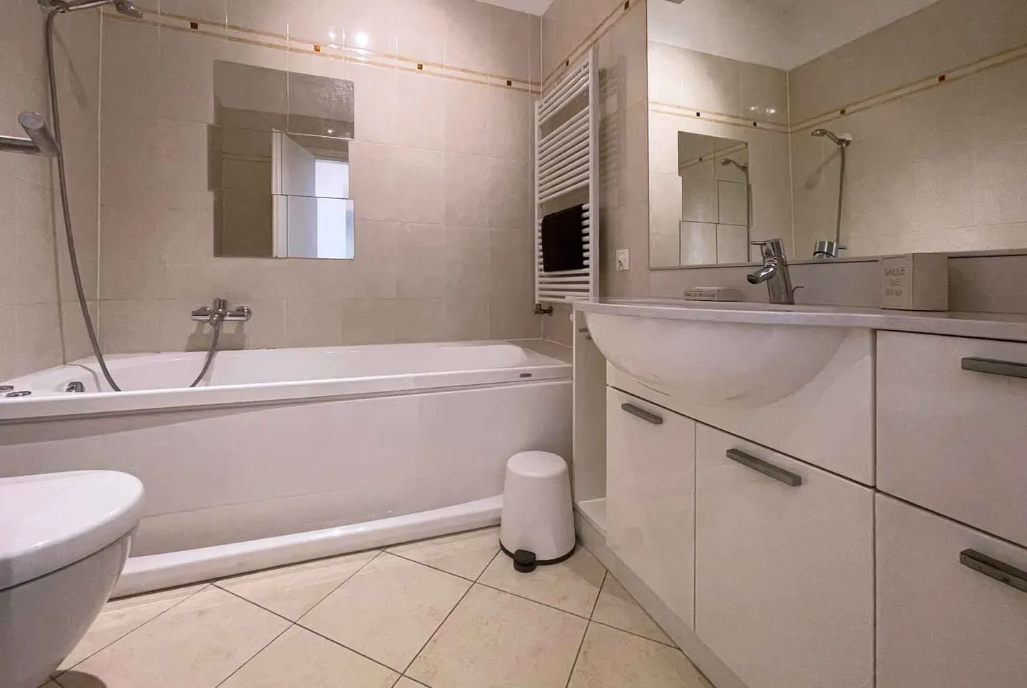 WONDERFUL 3.5 ROOMS IN A PRIVILEGED POSITION IN MAROGGIA - Photo 4 of 10
