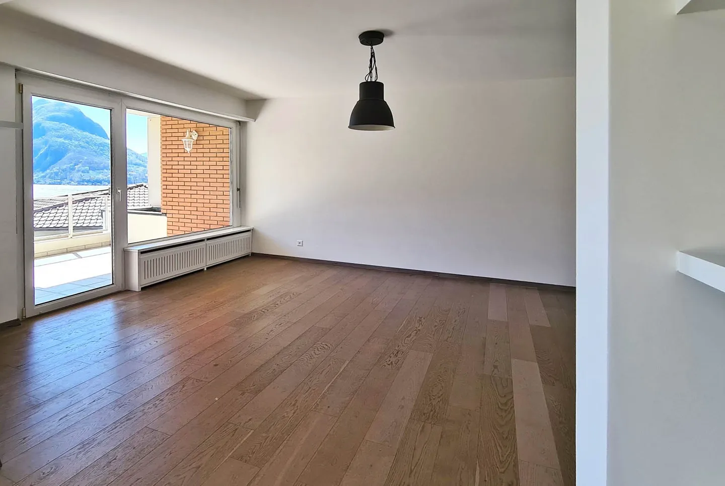 SPACIEUX 3.5 AVEC VUE IMPRENABLE SUR LE LAC À LUGANO CASTAGNOLA - Photo 3 sur 9