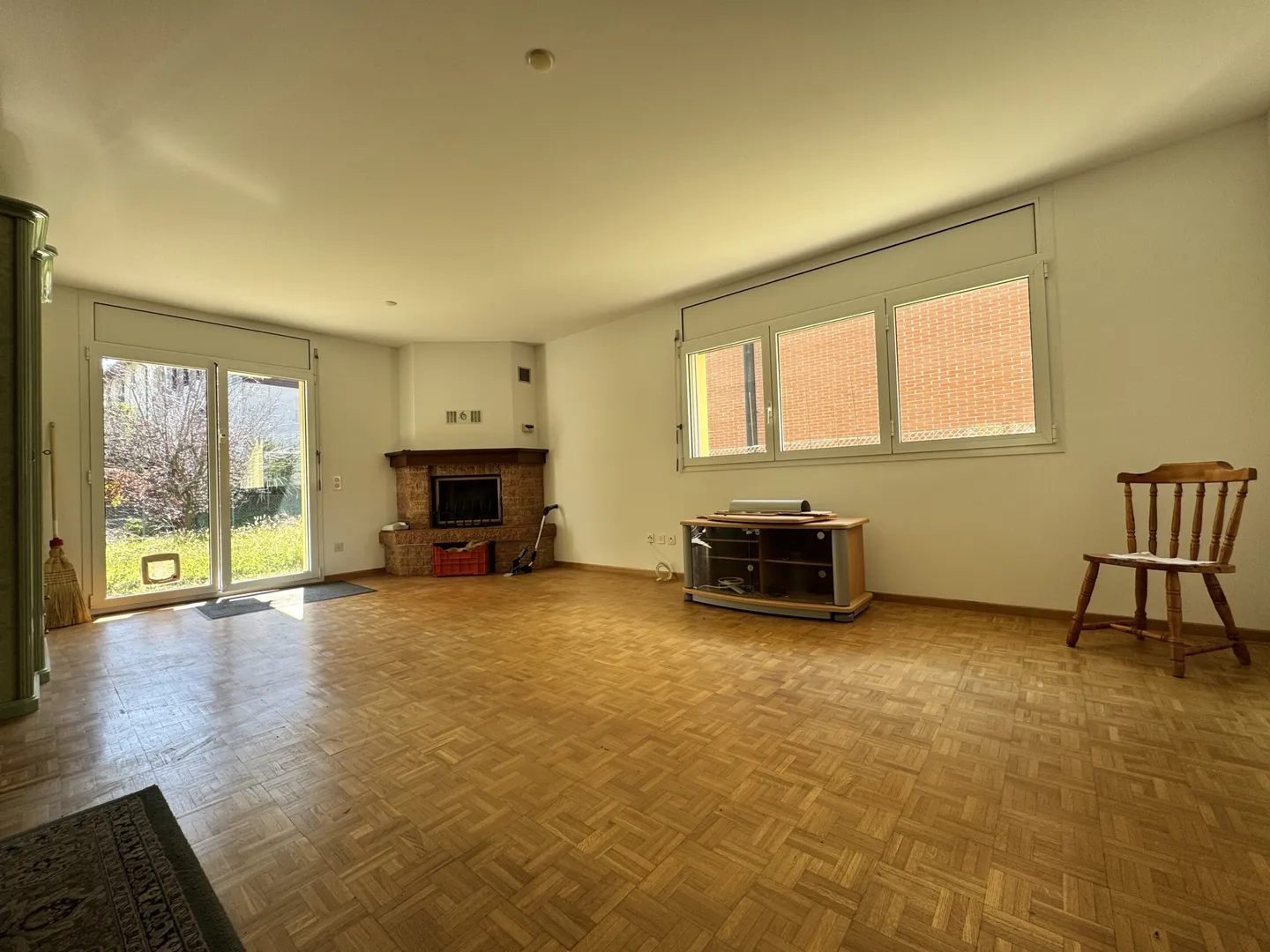 SPACIOUS 3.5 WITH PRIVATE GARDEN IN A TWO-FAMILY HOUSE IN LUGAGGIA - Photo 7 of 10