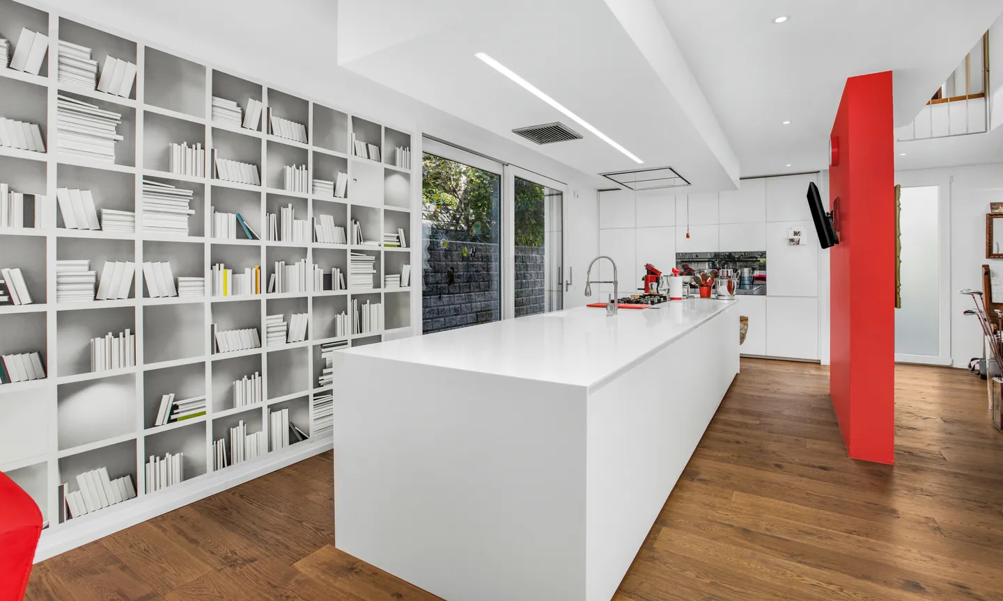 ESCLUSIVA VILLA DI DESIGN 6.5 LOCALI A TAVERNE - TORRICELLA - Foto 2 di 9