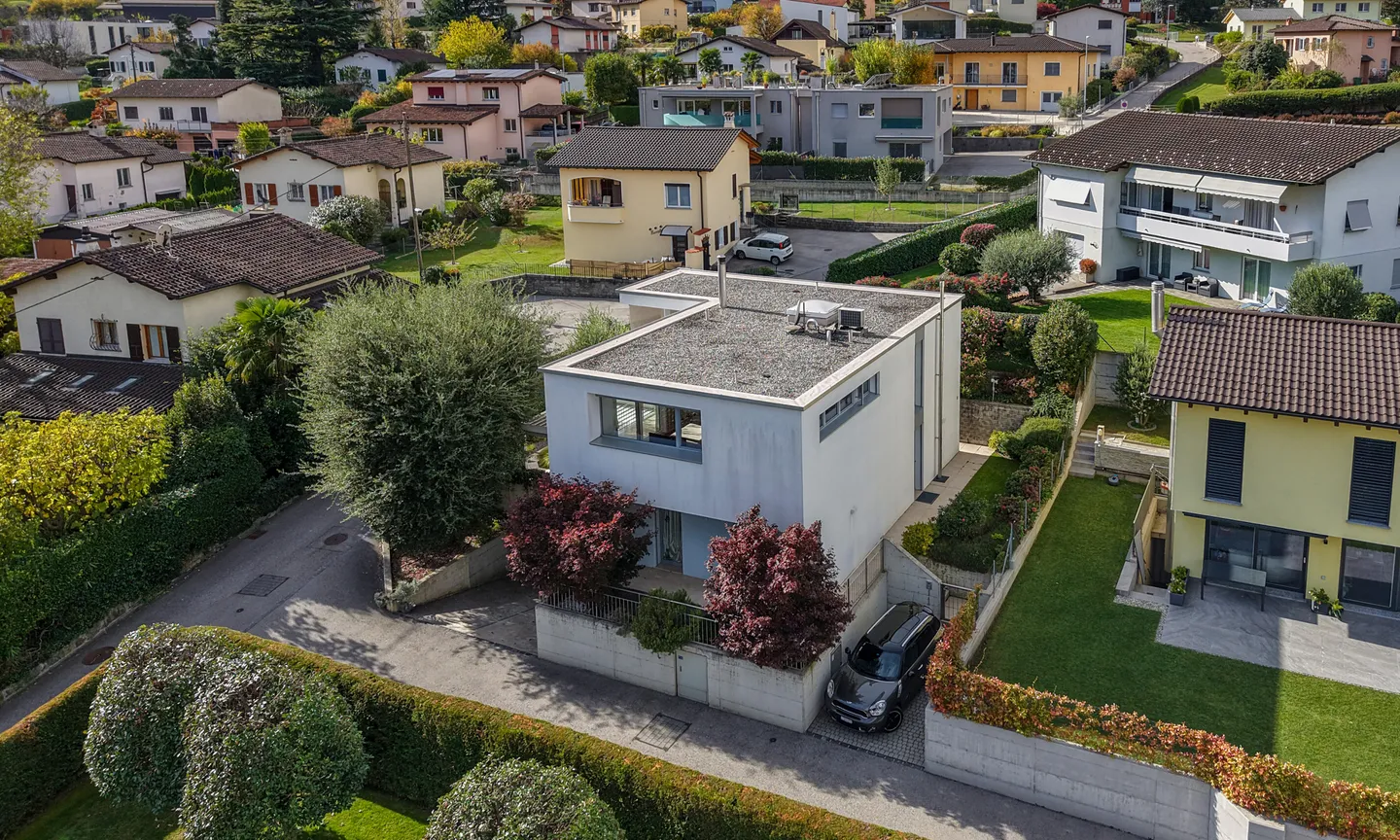 ESCLUSIVA VILLA DI DESIGN 6.5 LOCALI A TAVERNE - TORRICELLA - Foto 9 di 9