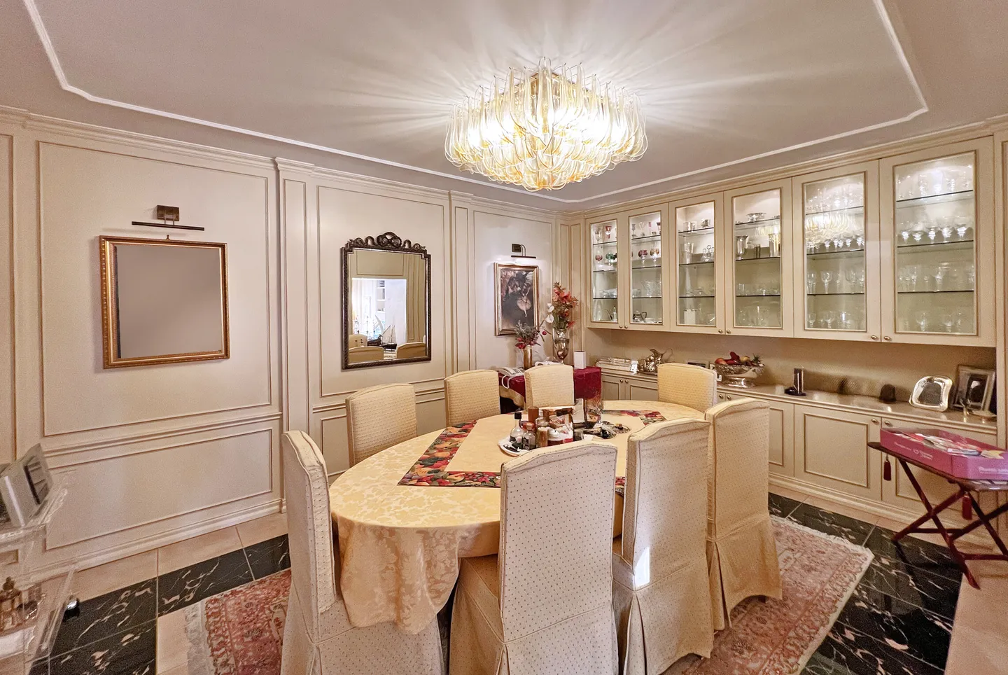 5.5 HOCHWERTIGE RÄUME MIT SEEBLICK UND GARTEN IN CASTAGNOLA - Foto 3 von 13