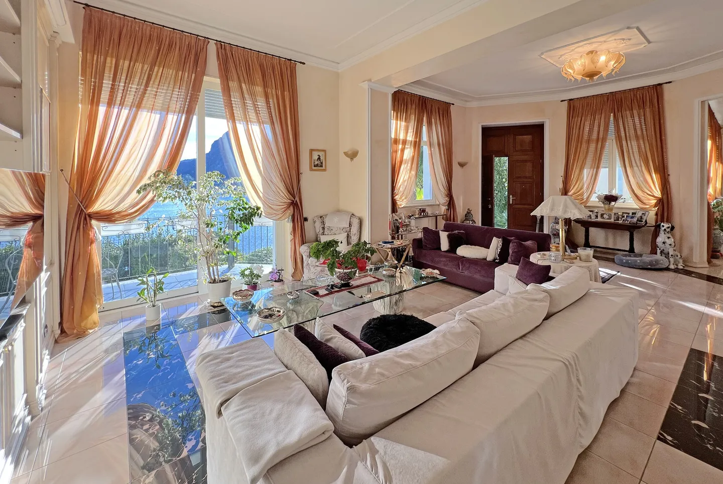 5.5 HOCHWERTIGE RÄUME MIT SEEBLICK UND GARTEN IN CASTAGNOLA - Foto 2 von 13