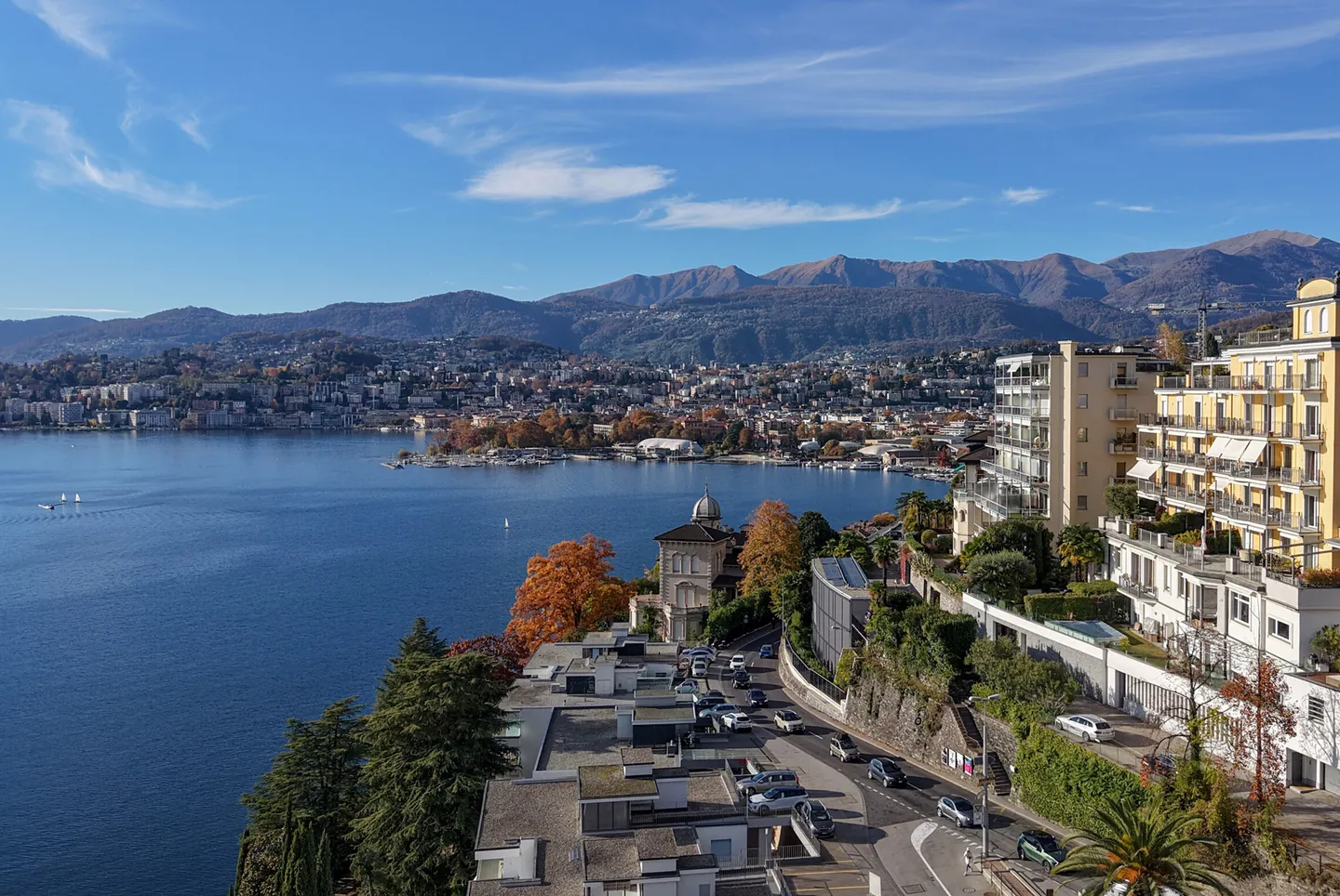 5.5 HOCHWERTIGE RÄUME MIT SEEBLICK UND GARTEN IN CASTAGNOLA - Foto 6 von 13