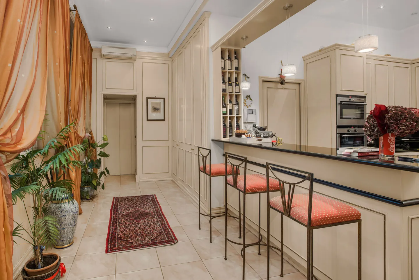 5.5 HOCHWERTIGE RÄUME MIT SEEBLICK UND GARTEN IN CASTAGNOLA - Foto 8 von 13