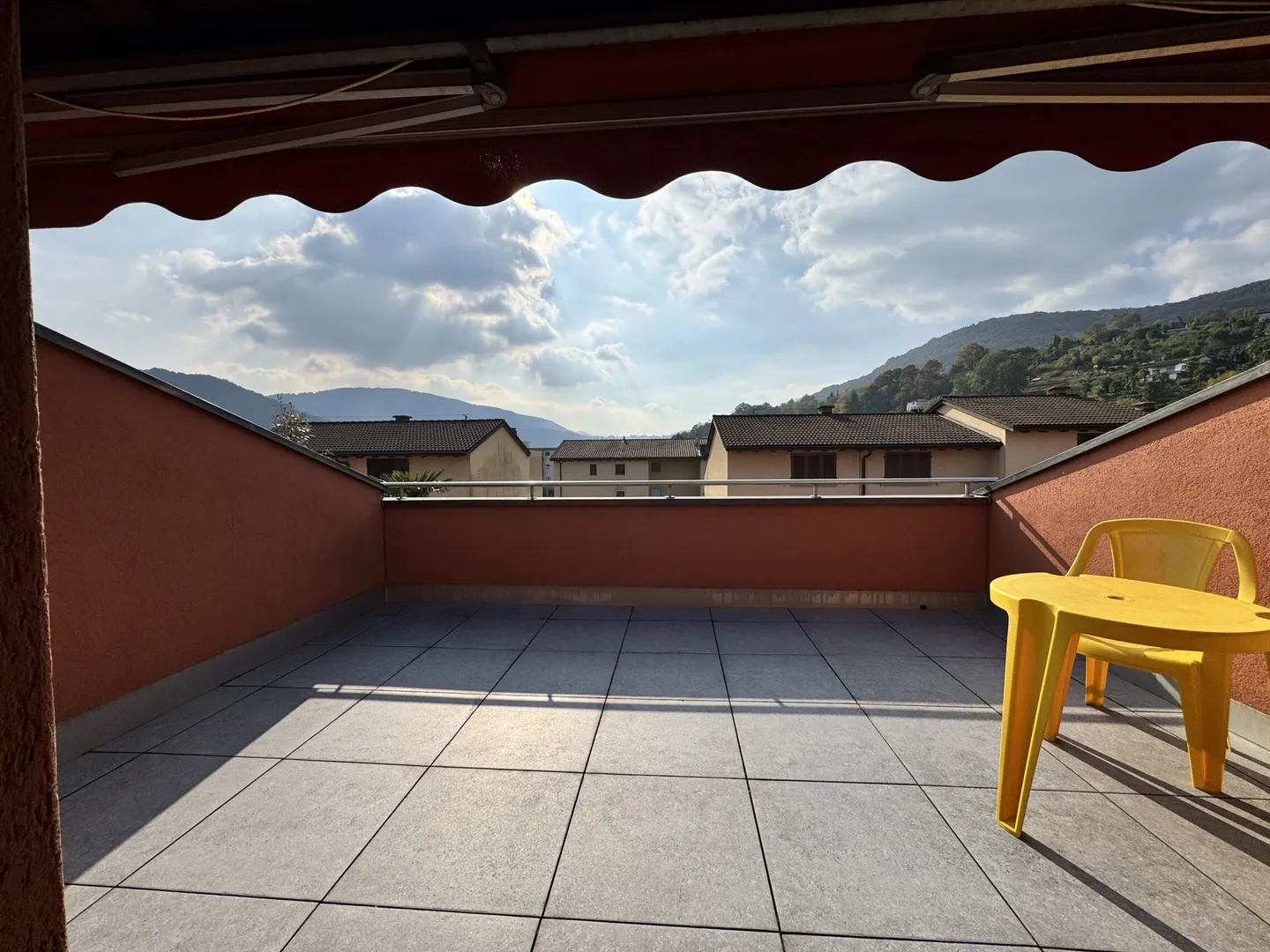 Maison accueillante 5,5 pièces avec jardin à Caslano - Photo 9 sur 12