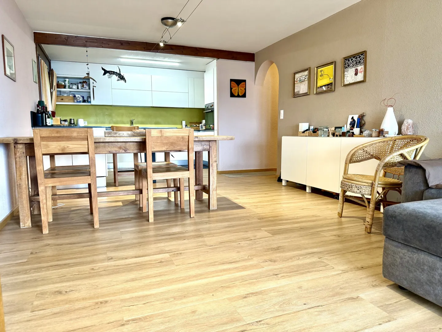 3.5 LOCALI RINNOVATO CON TERRAZZA E VISTA APERTA A SORAGNO - Foto 3 di 9