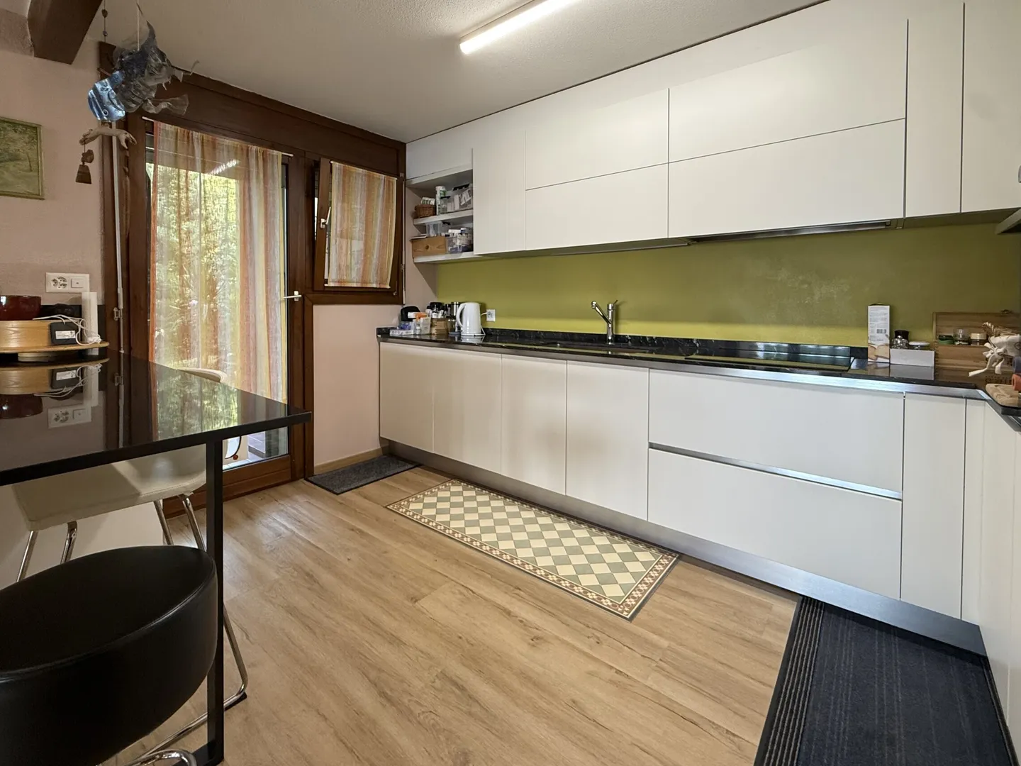 3.5 LOCALI RINNOVATO CON TERRAZZA E VISTA APERTA A SORAGNO - Foto 4 di 9