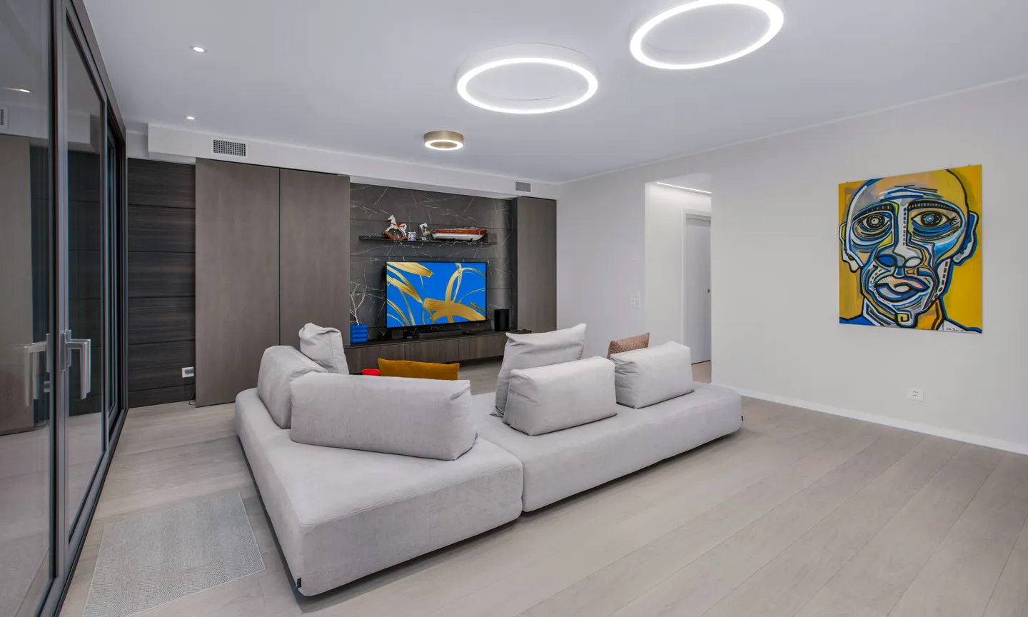 ELEGANTE 3.5 ZIMMER MIT TERRASSE UND OFFENEM BLICK IN LUGANO - Foto 3 von 10