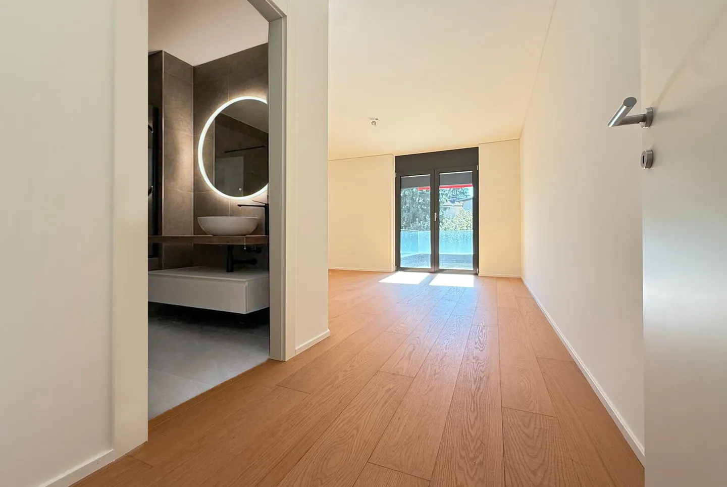 LOCATION AVEC OPTION D'ACHAT - SPACIEUX 4.5 PIÈCES AVEC 2 TERRASSES À VACALLO - Photo 7 sur 10