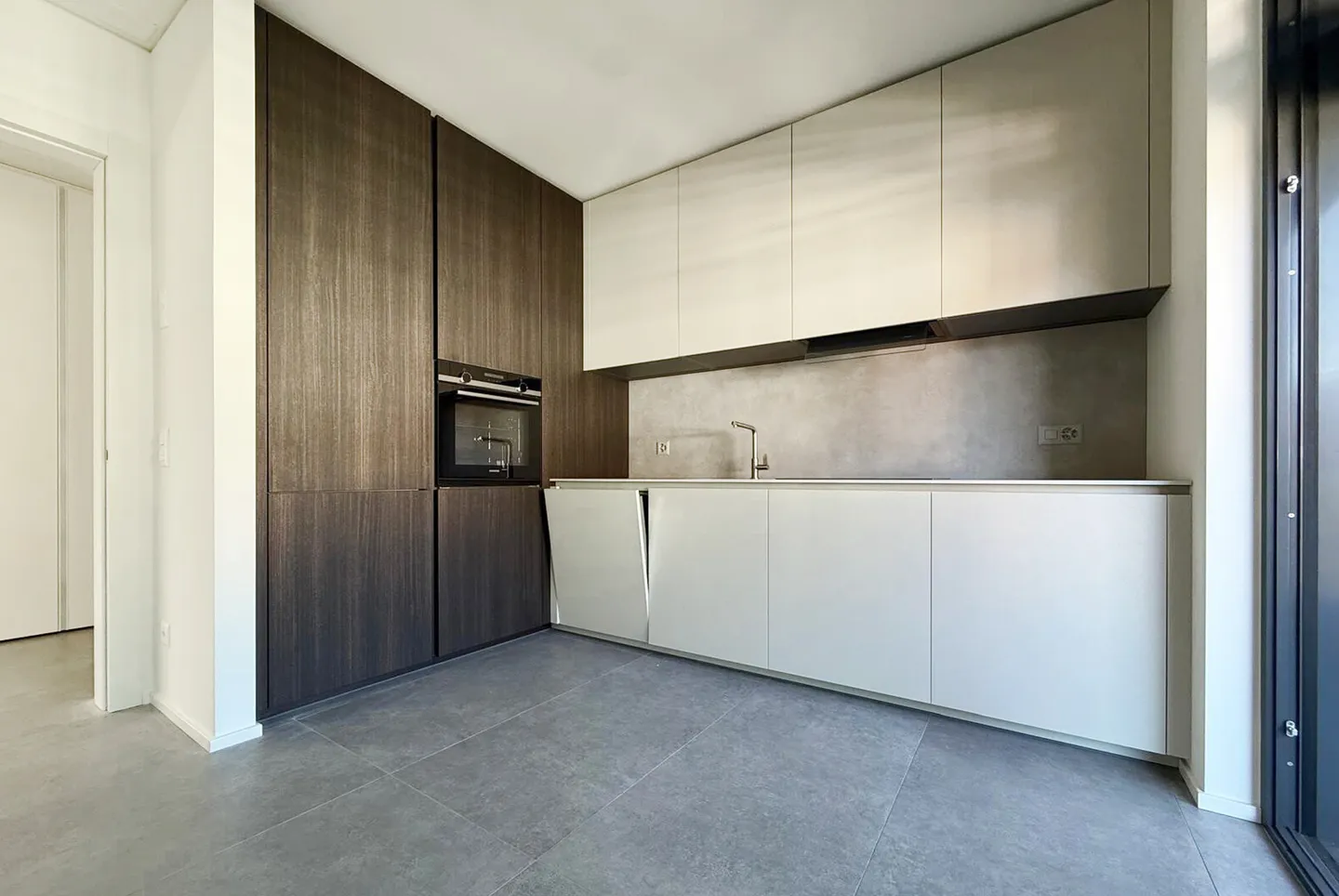LOCATION AVEC OPTION D'ACHAT - SPACIEUX 4.5 PIÈCES AVEC 2 TERRASSES À VACALLO - Photo 5 sur 10