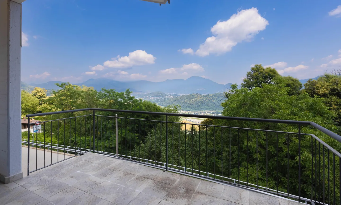 À LOUER MAISON DE 5.5 PIÈCES AVEC 2 TERRASSES À VERNATE - Photo 4 sur 13