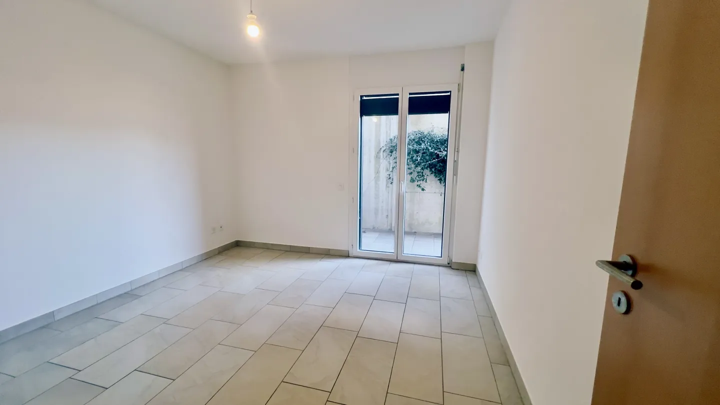 À LOUER 3.5 PIÈCES AVEC JARDIN VUE SUR LE LAC À BOSCO LUGANESE - Photo 6 sur 10