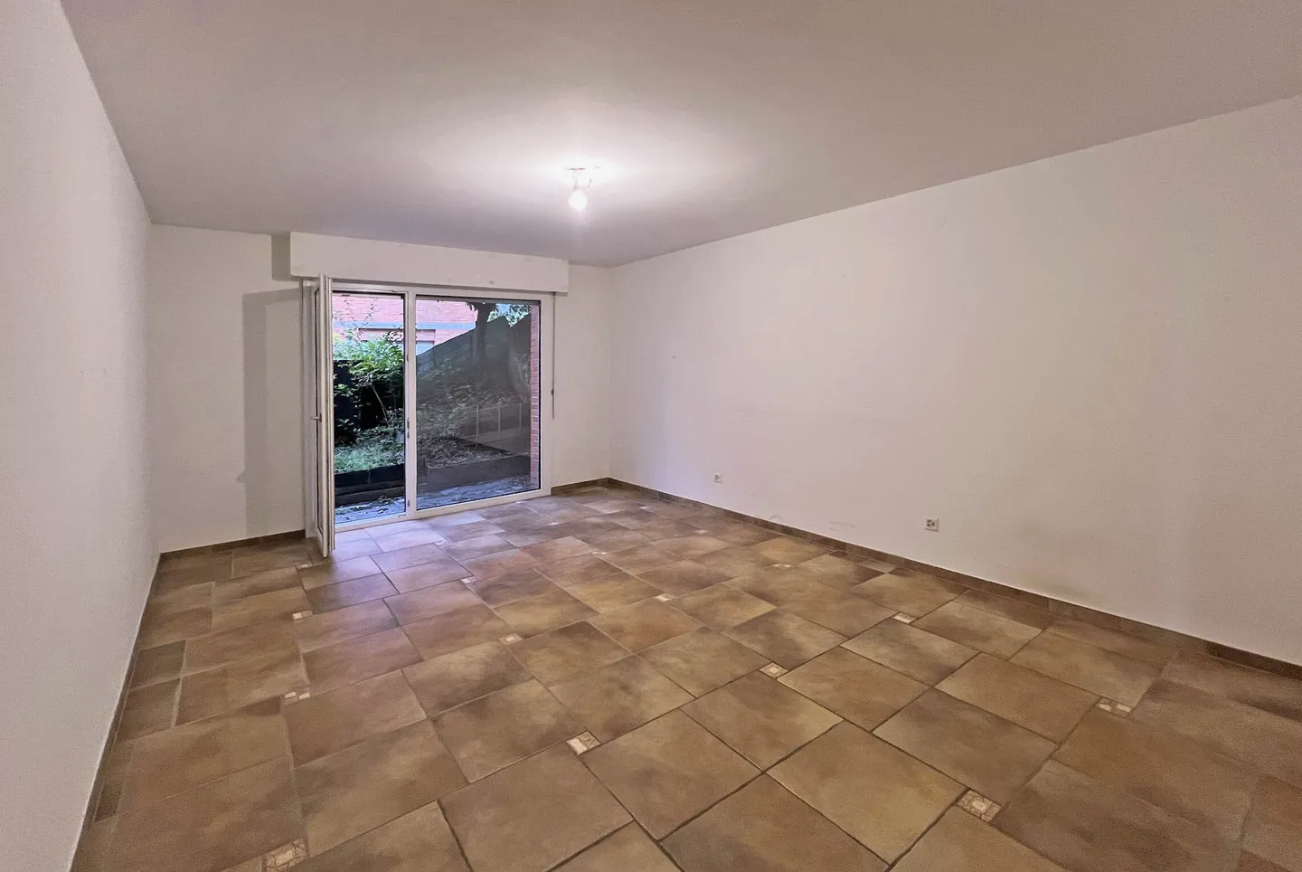 AMPIO 3.5 CON TERRAZZA PANORAMICA DI 60 MQ A LUGANO PARADISO - Foto 6 di 10