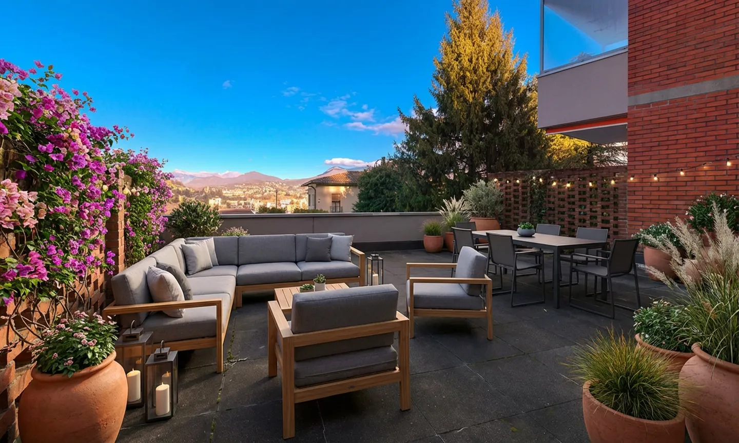 SPACIOUS 3.5 WITH PANORAMIC TERRACE OF 60 SQM IN LUGANO PARADISO - Photo 1 of 10