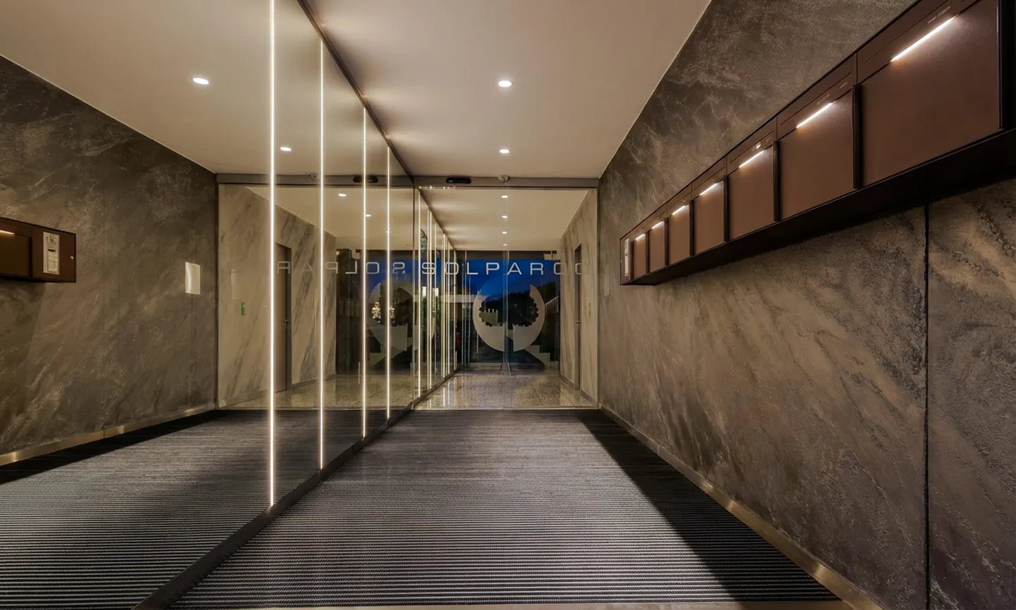 SPACIOUS 3.5 WITH PANORAMIC TERRACE OF 60 SQM IN LUGANO PARADISO - Photo 8 of 10