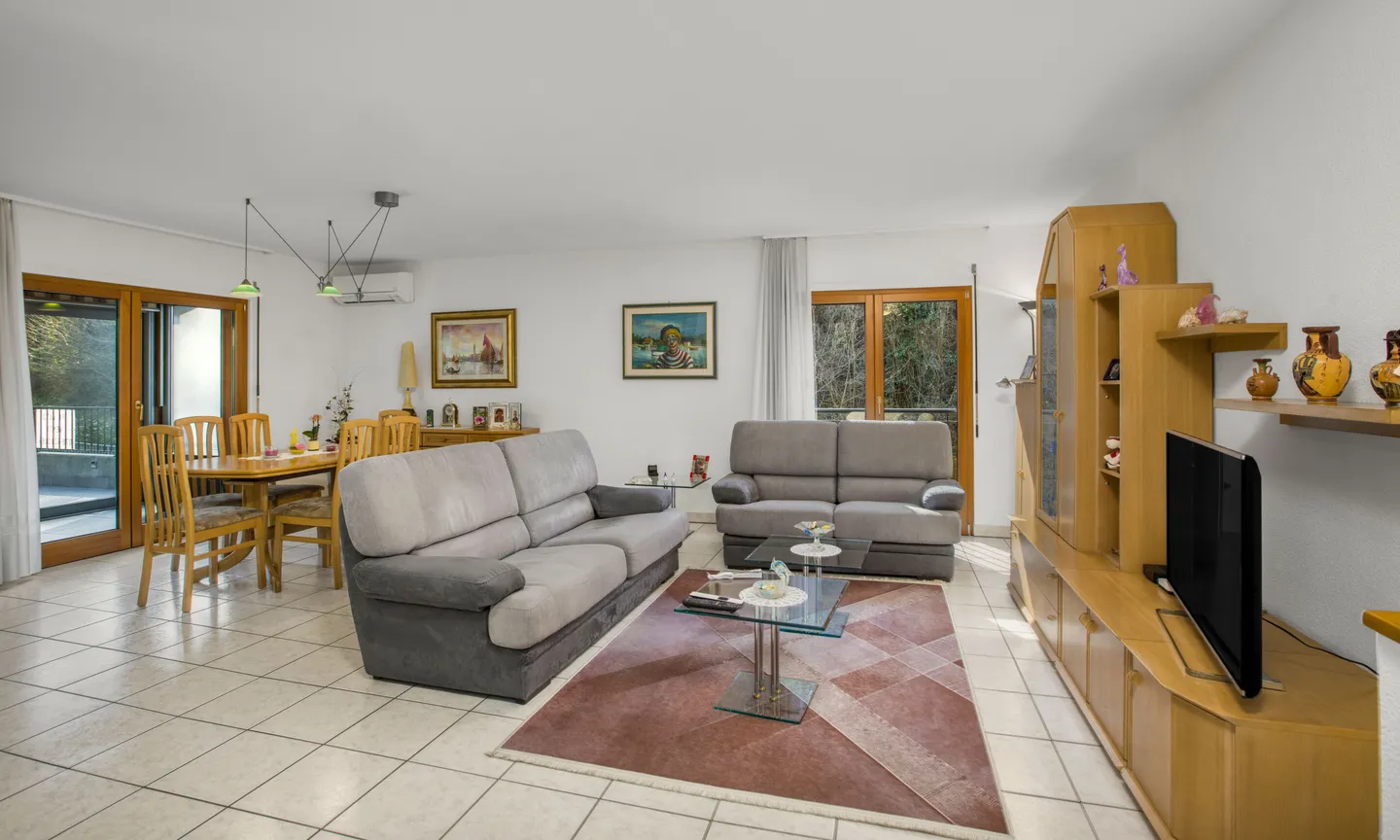 SPACIOUS DUPLEX 4.5 ROOMS WITH TERRACE IN CASTEL SAN PIETRO - Photo 1 of 9