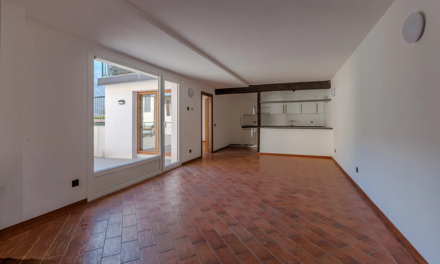 INCOME GENERATING HOUSE WITH 4 APARTMENTS IN BARBENGO - Photo 2 of 9