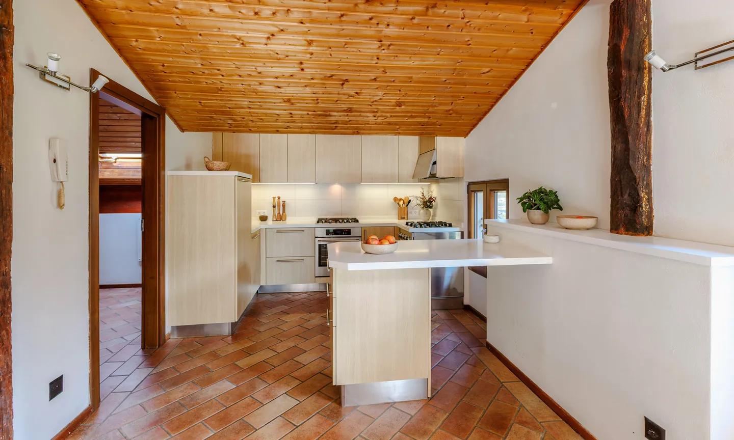INCOME GENERATING HOUSE WITH 4 APARTMENTS IN BARBENGO - Photo 8 of 9