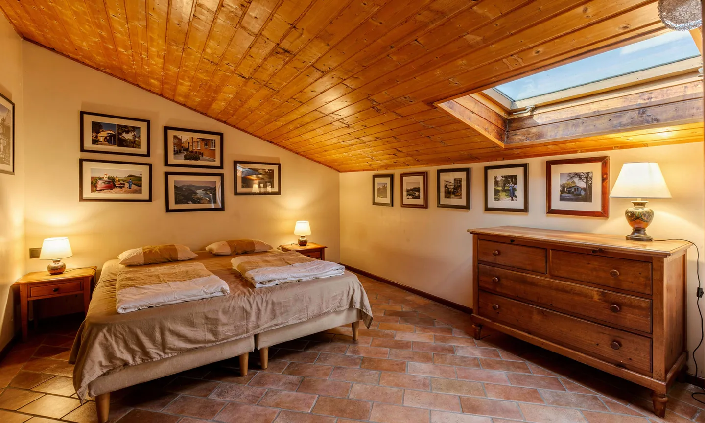 INCOME GENERATING HOUSE WITH 4 APARTMENTS IN BARBENGO - Photo 9 of 9