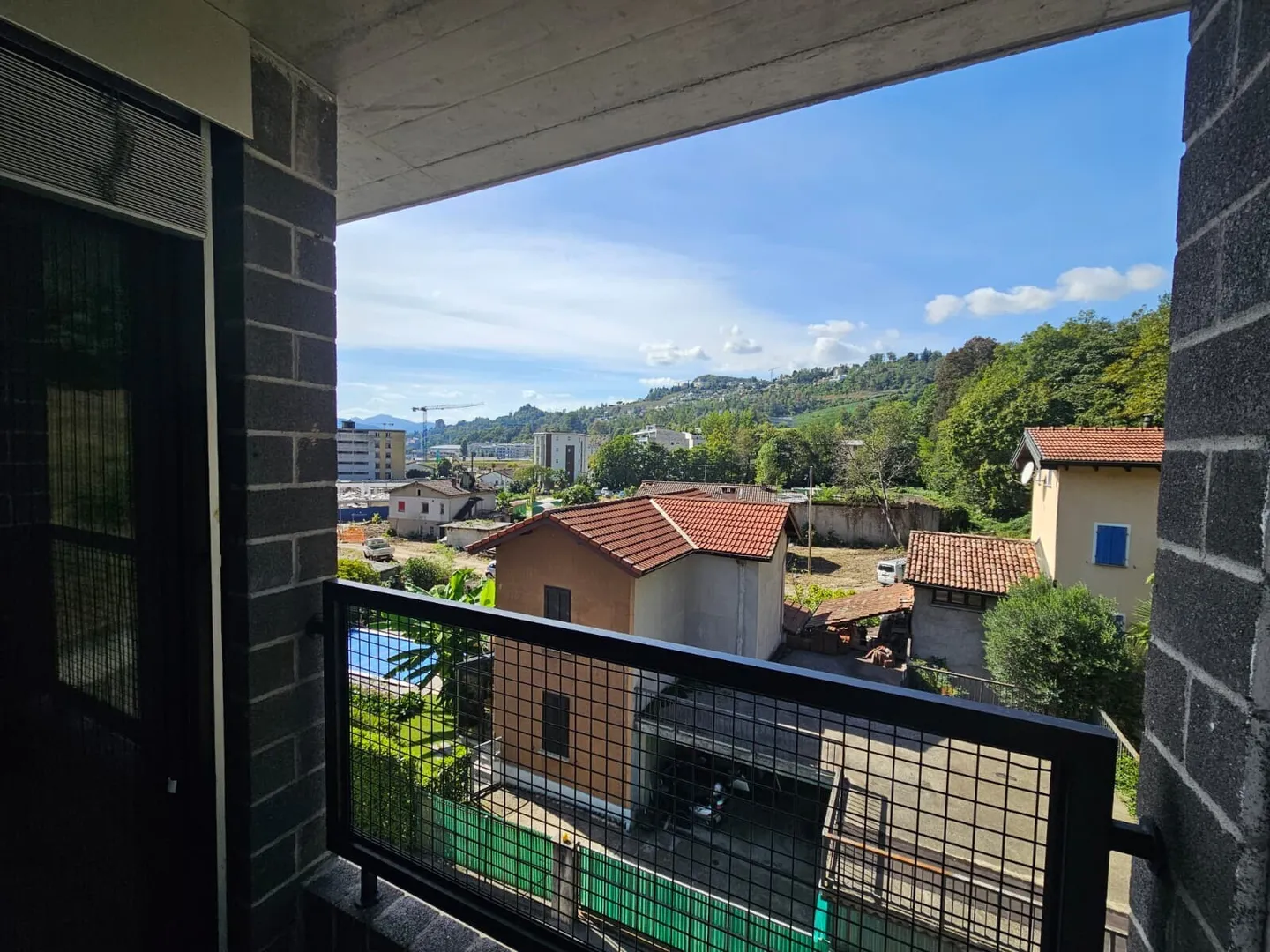 AFFITTASI AMPIO 2.5 LOCALI ARREDATO CON BALCONE A CANOBBIO - Photo 3 of 8