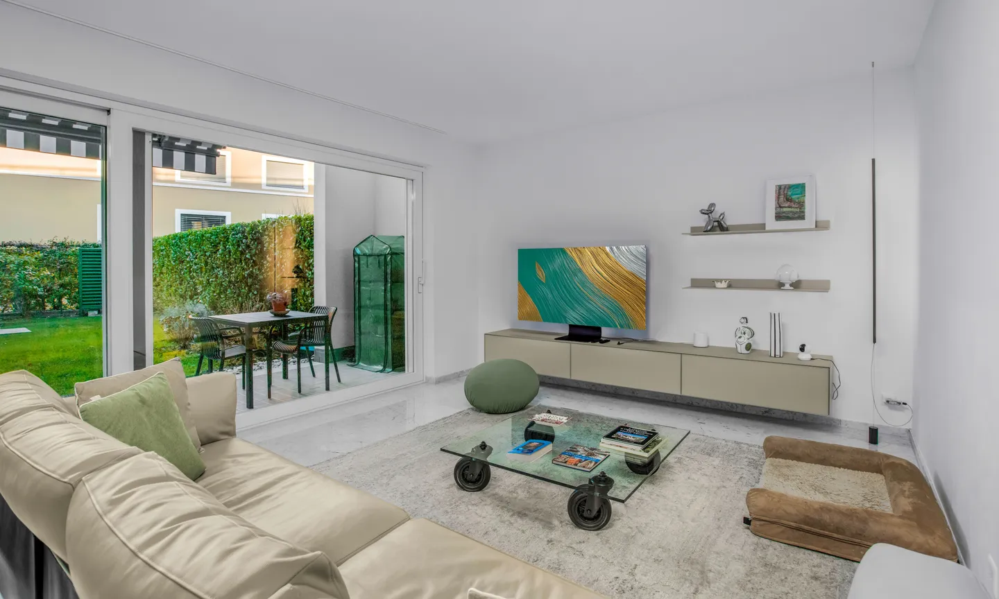 SPACIOUS MAISONETTE WITH GARDEN AND SWIMMING POOL COLLINA D'ORO - Photo 2 of 10