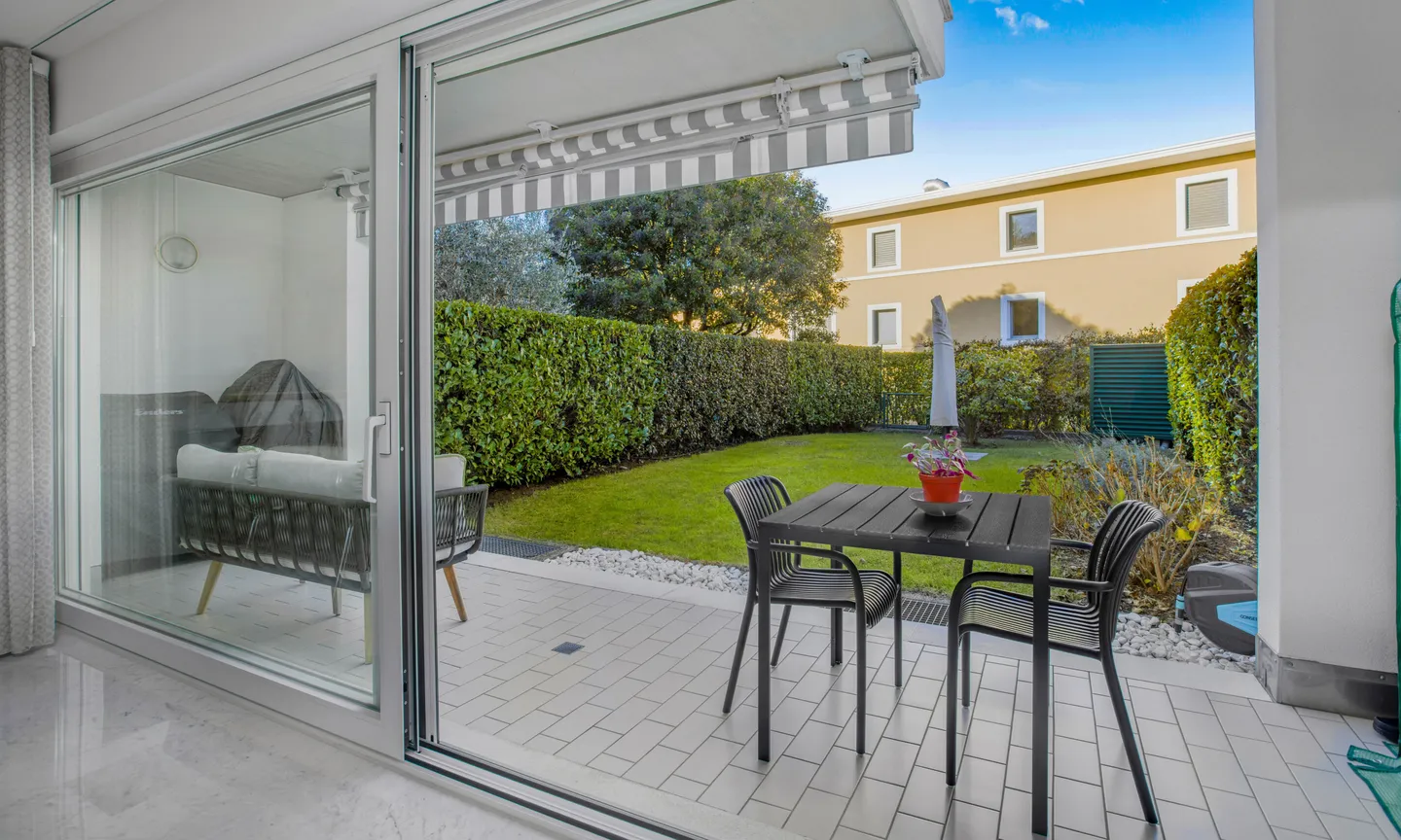 SPACIOUS MAISONETTE WITH GARDEN AND SWIMMING POOL COLLINA D'ORO - Photo 3 of 10