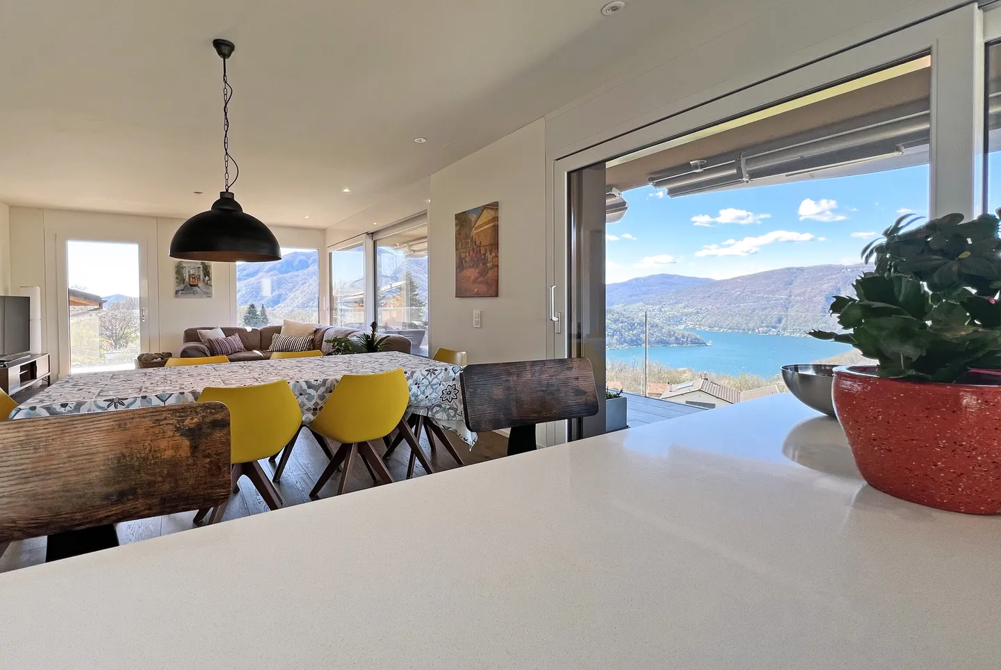 SPLENDID 4.5 ROOMS WITH GARDEN AND LAKE VIEW IN ROVIO - Photo 1 of 10