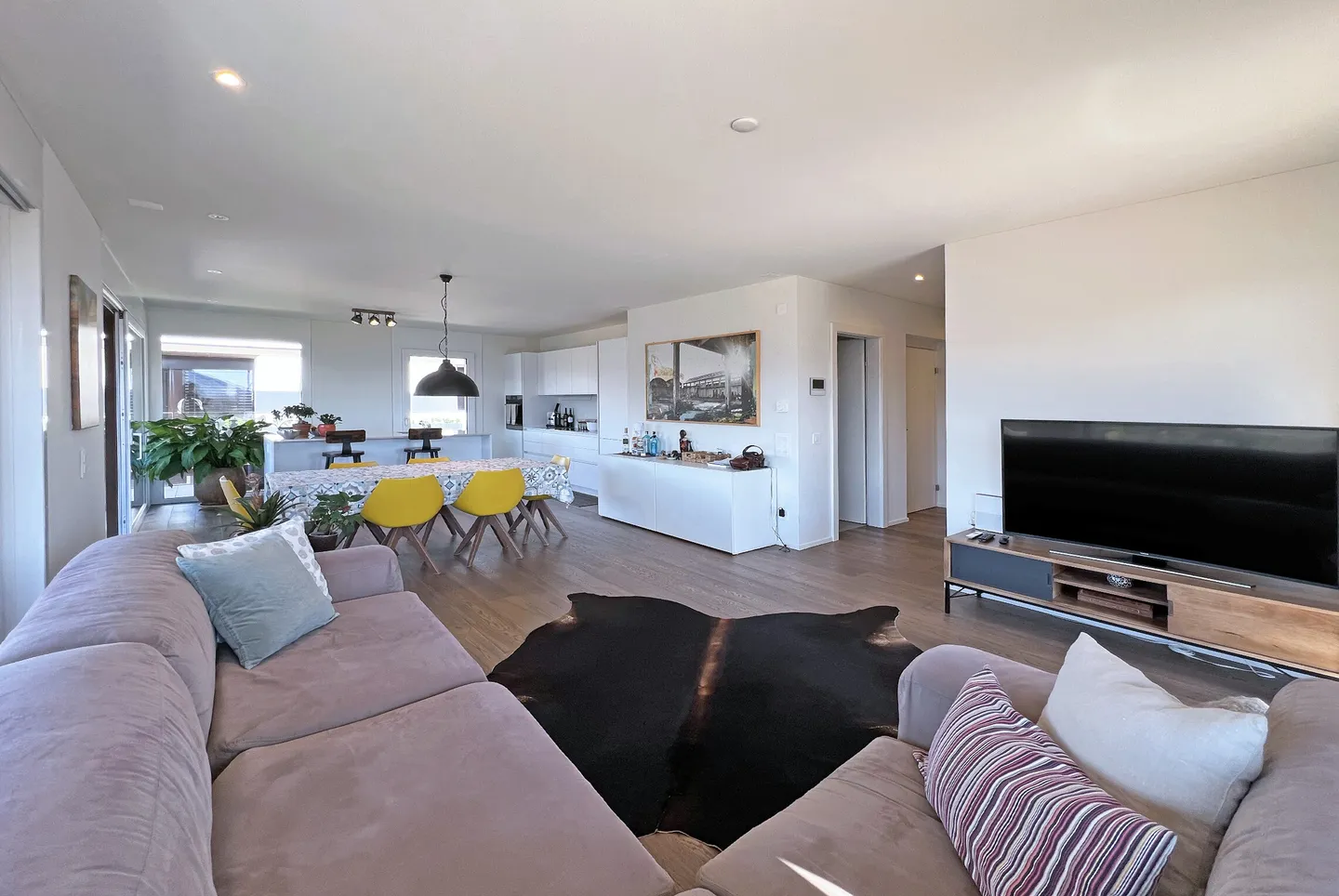 SPLENDID 4.5 ROOMS WITH GARDEN AND LAKE VIEW IN ROVIO - Photo 5 of 10