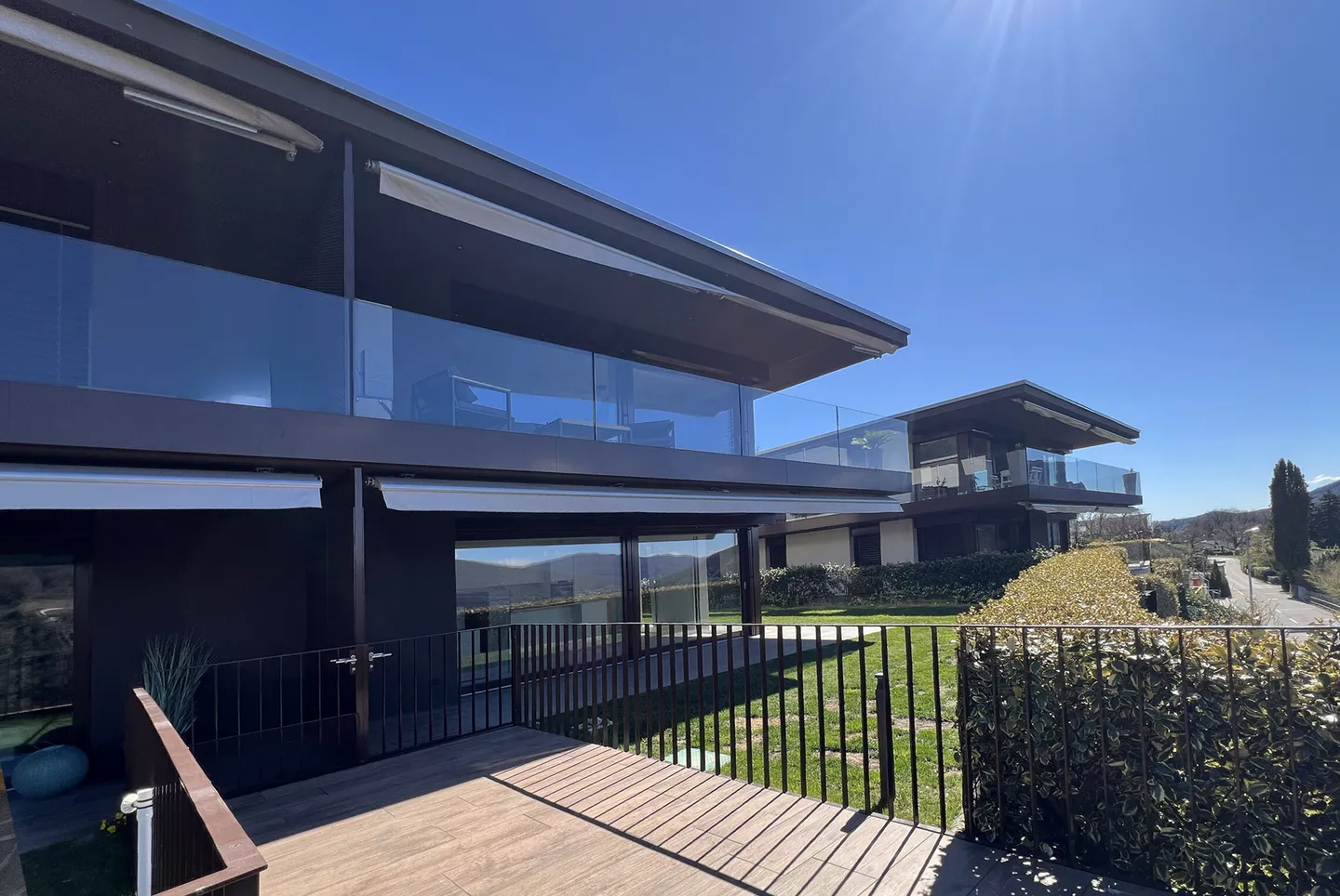 SPLENDID 4.5 ROOMS WITH GARDEN AND LAKE VIEW IN ROVIO - Photo 6 of 10