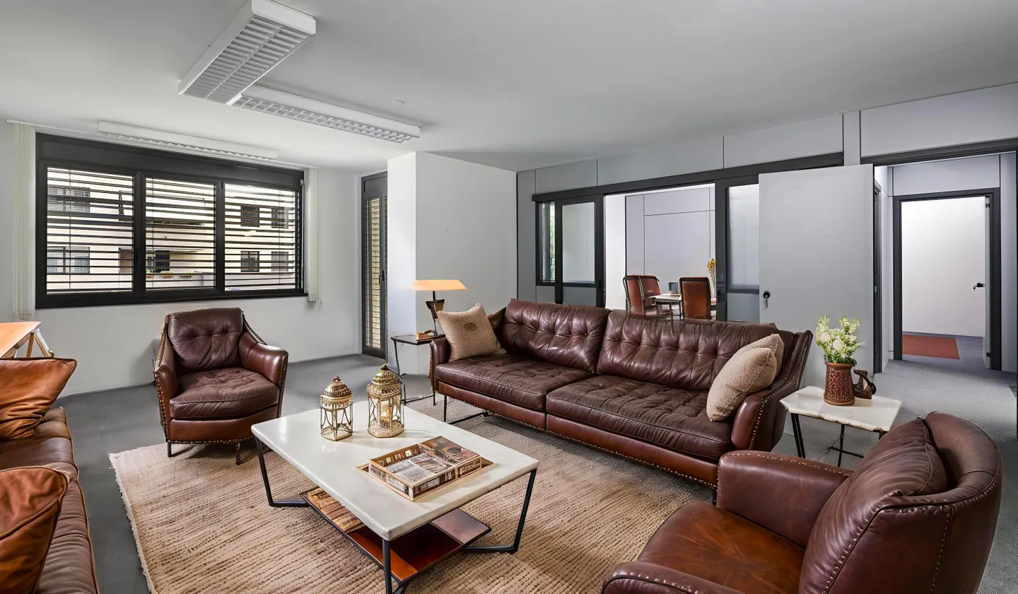 SPACIOUS OFFICE FOR RENT IN CENTRAL AREA OF VIGANELLO - Photo 1 of 10