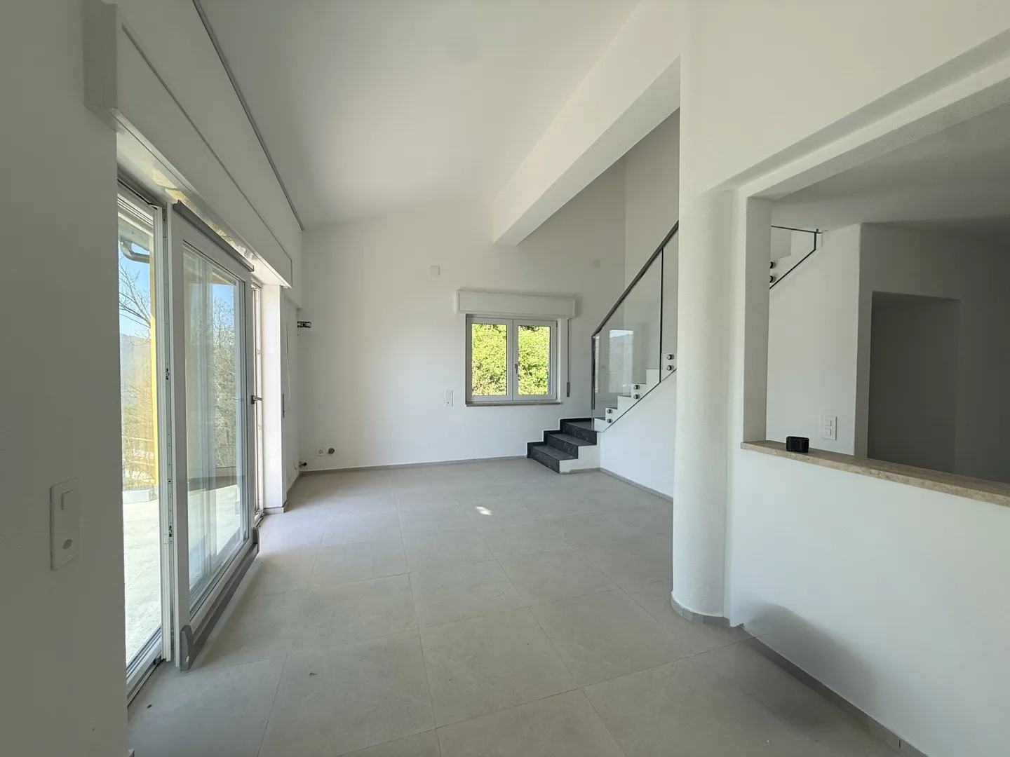 Maison familiale spacieuse rénovée - Photo 11 sur 13