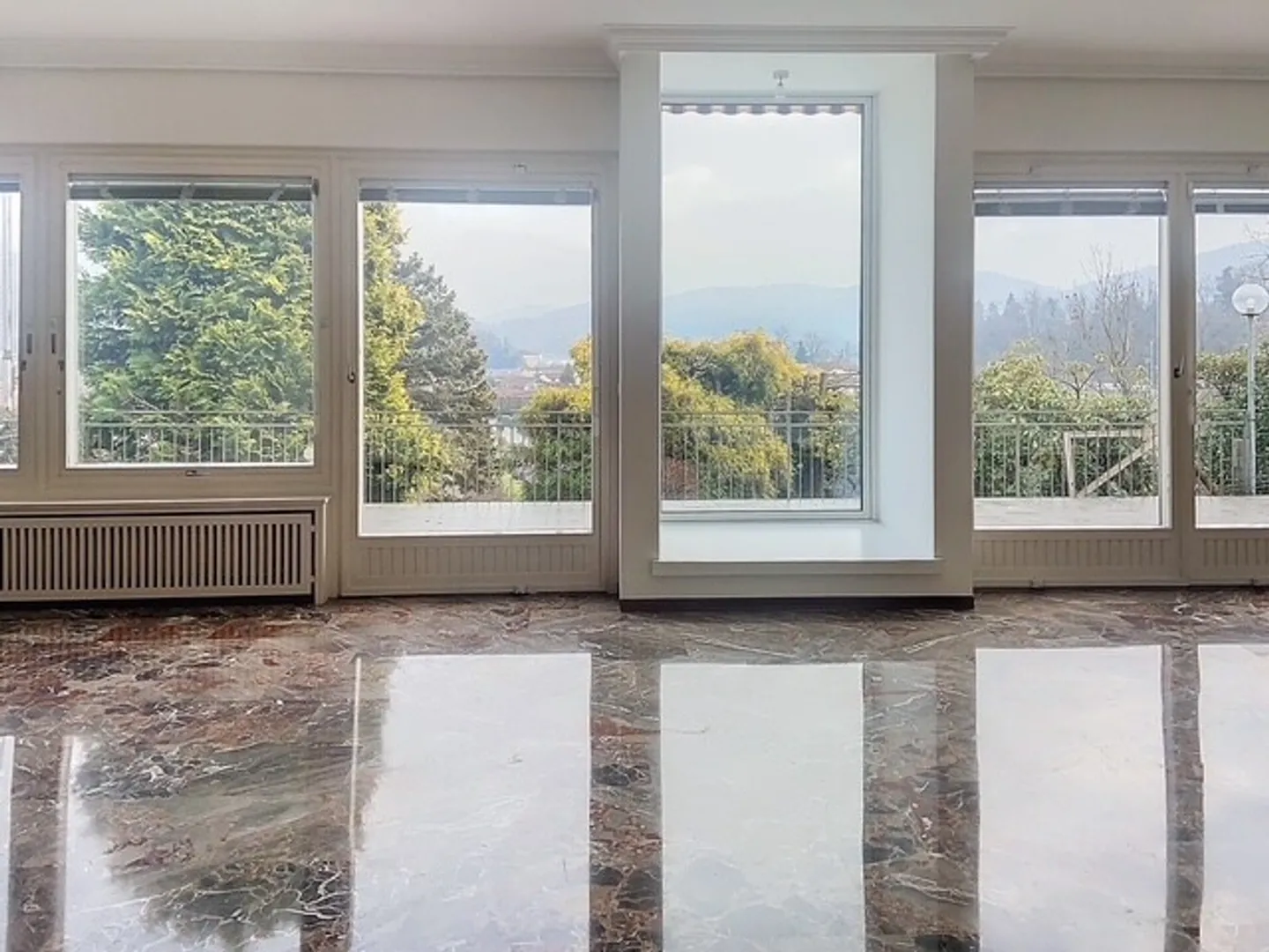 VILLA INDIPENDENTE CON AMPIO GIARDINO A STABIO - Foto 1 di 11