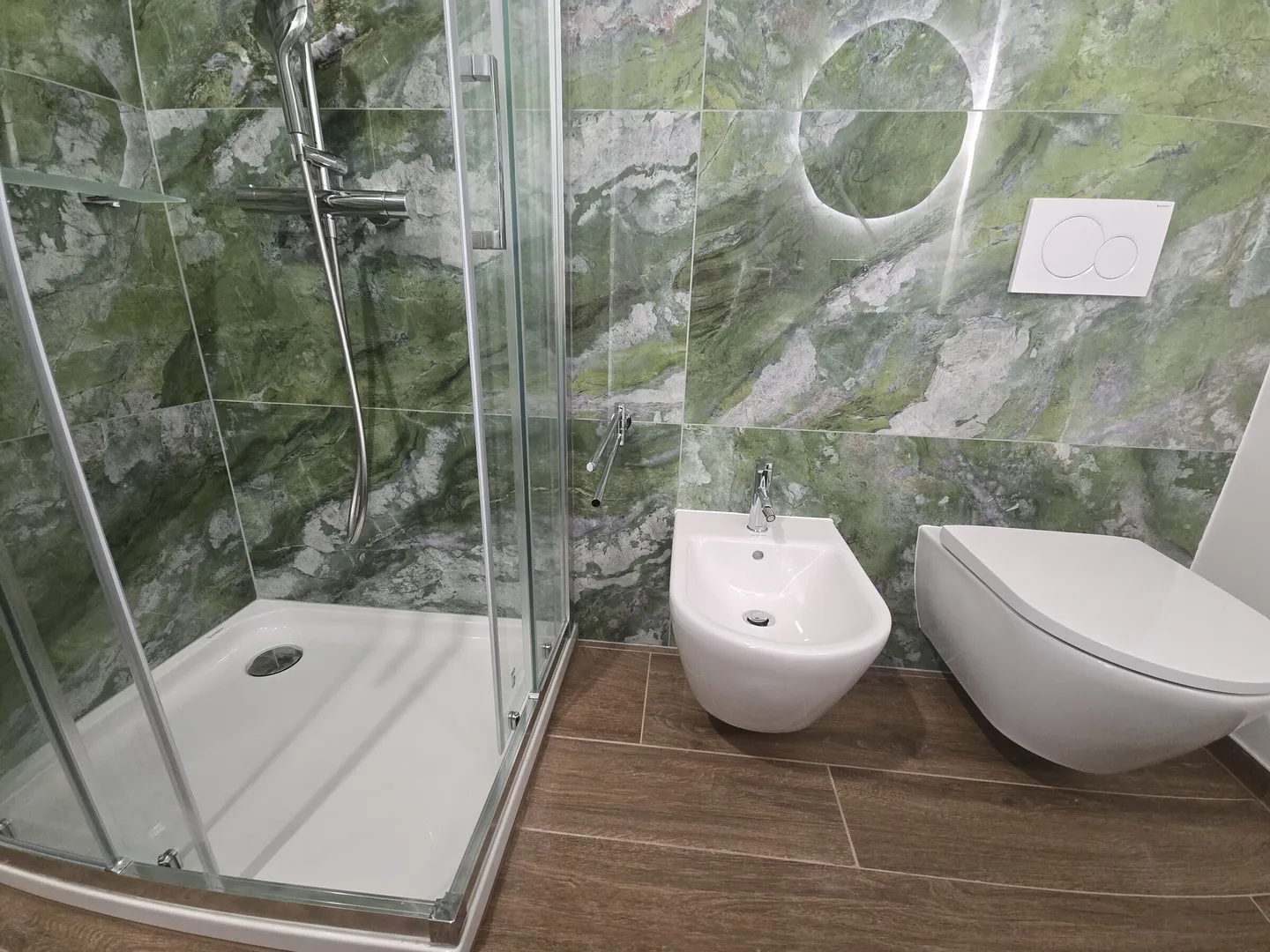 MODERN AND NEW 5.5-ROOM VILLAS WITH GARDEN IN MANNO - Photo 5 of 9